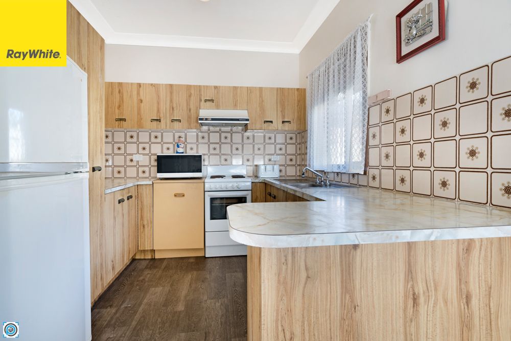 76 Ranchby Avenue, Lake Heights, NSW 2502