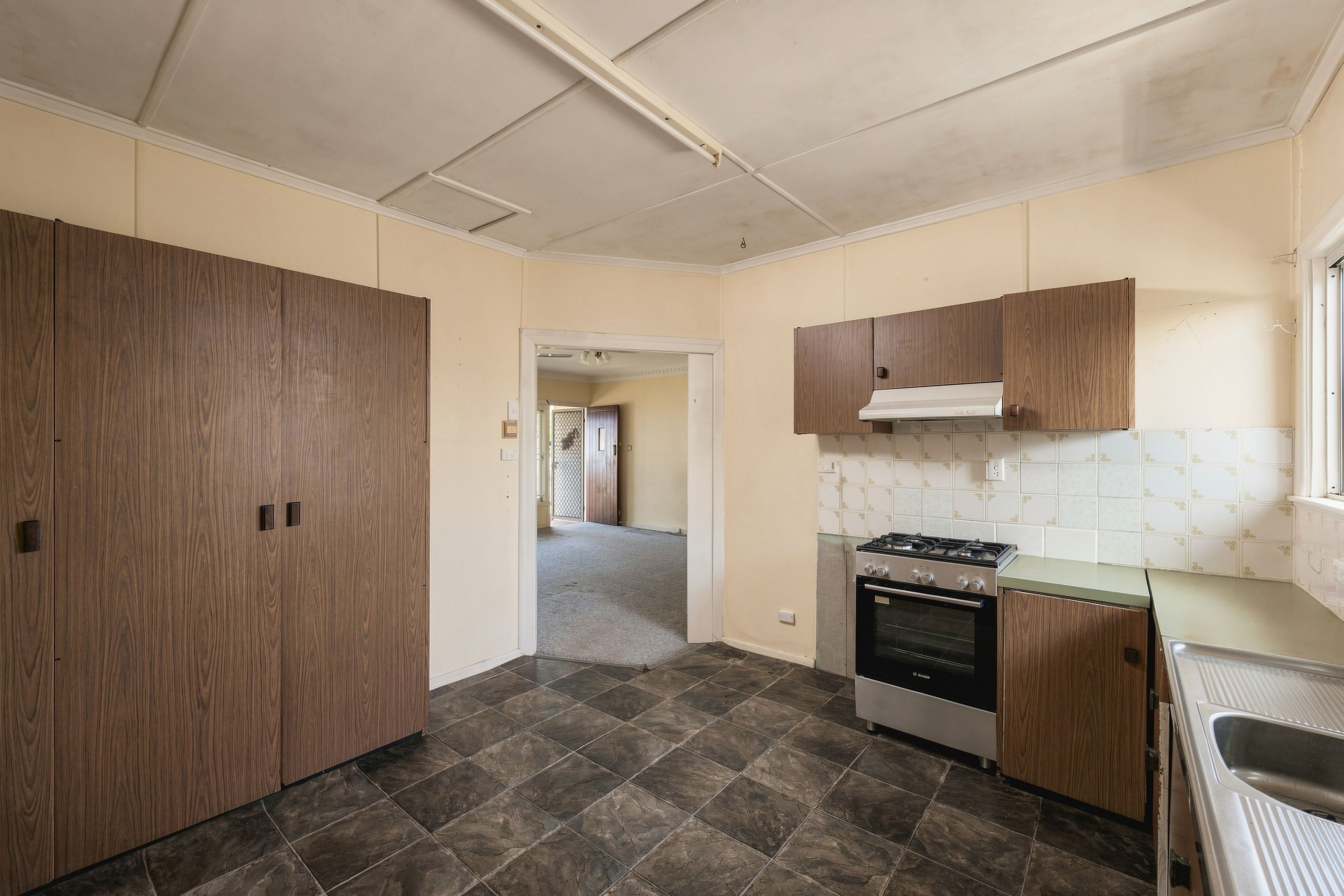 19 Simla Avenue — photo 6 of 20