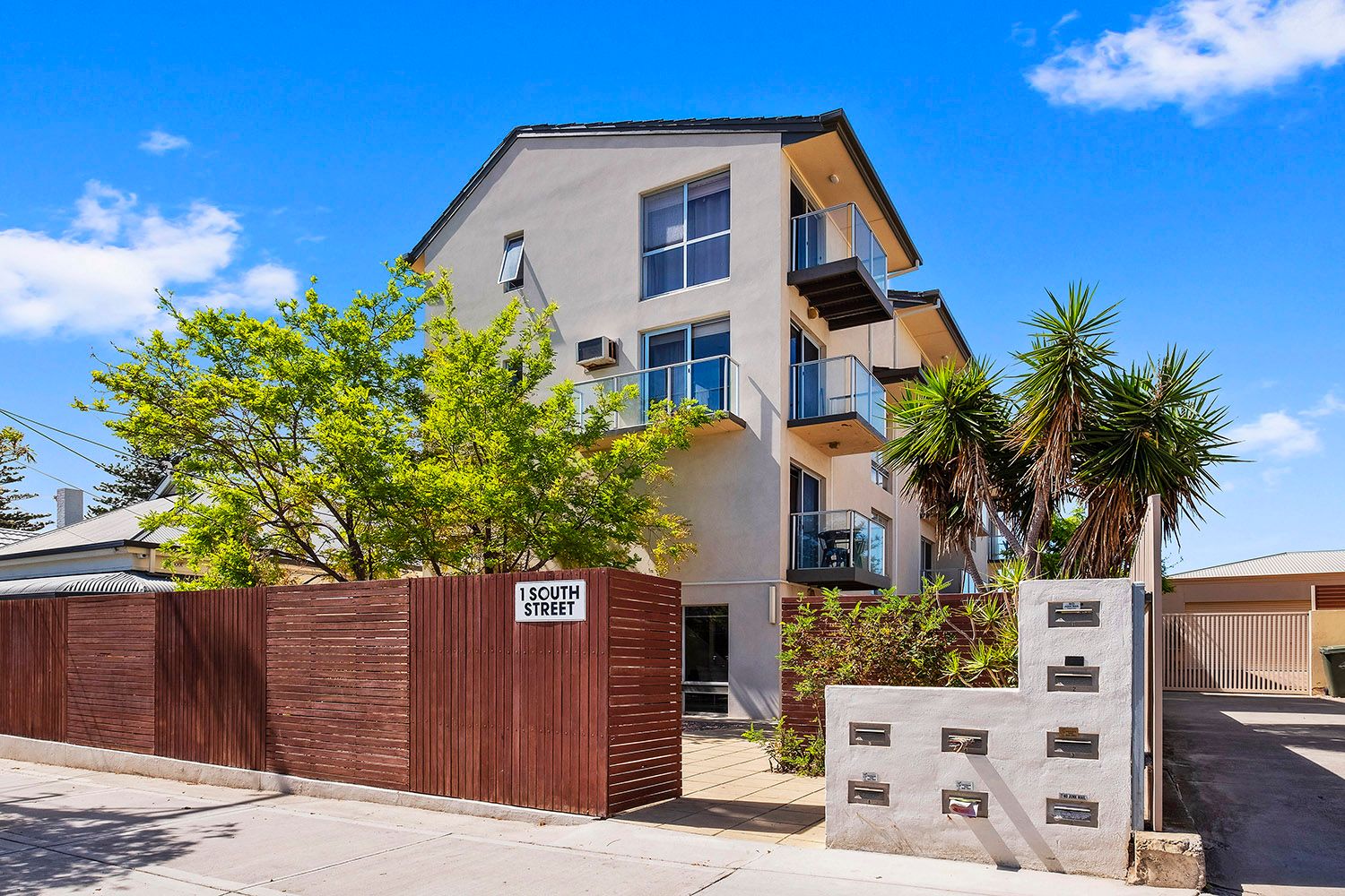 1/1 South Street, Henley Beach, SA 5022
