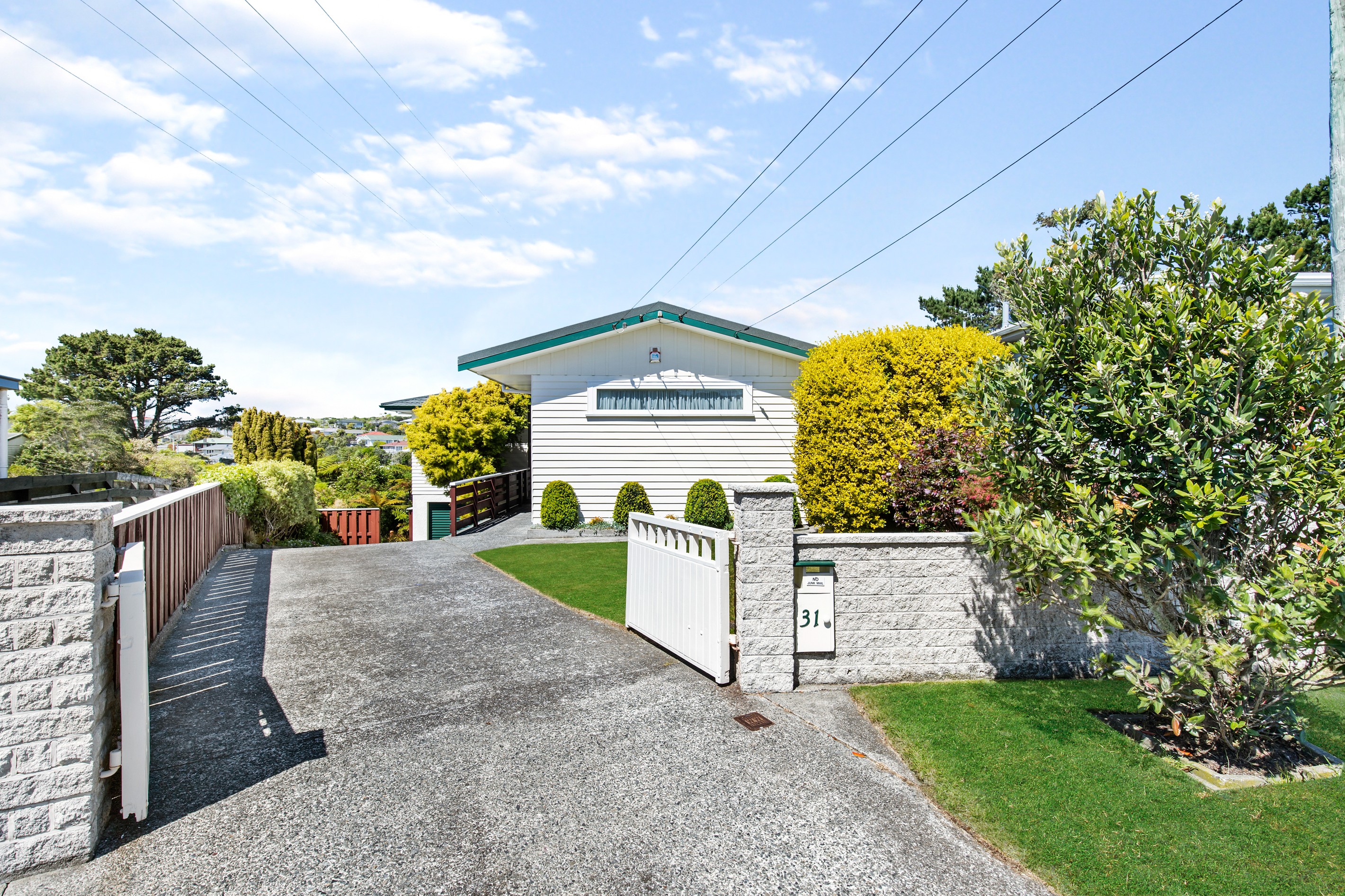 31 Brooker Grove, Newlands, Wellington City
