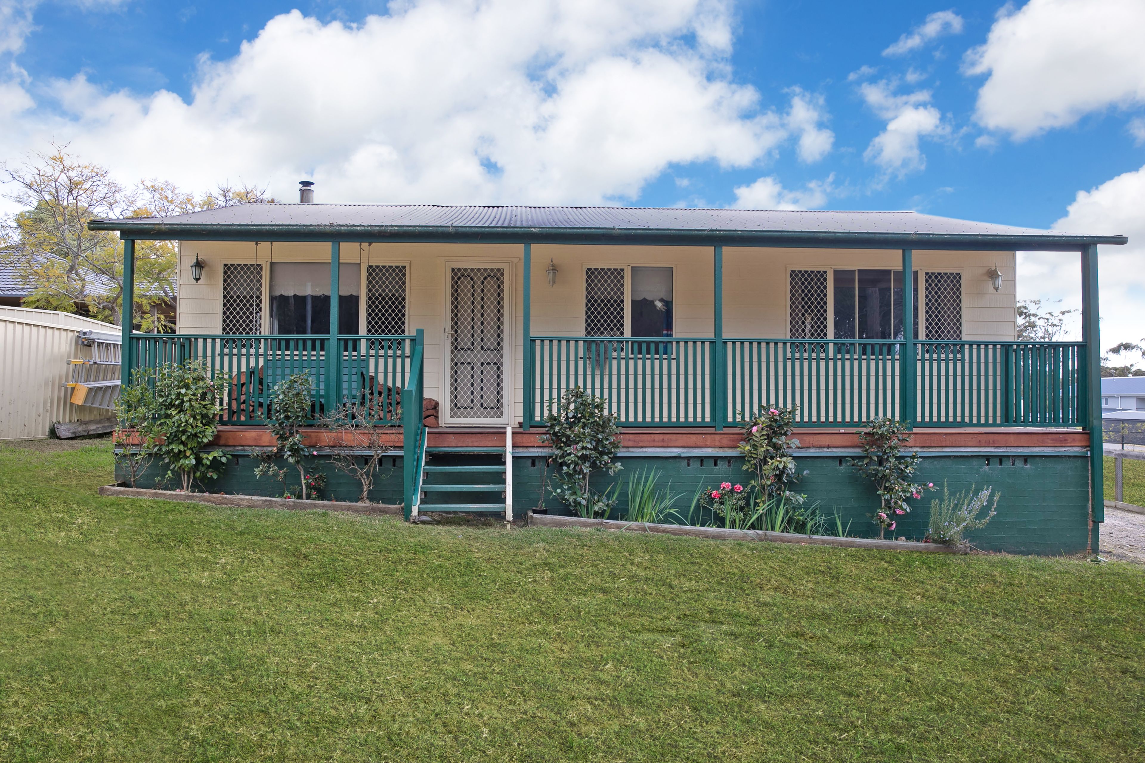 51 West Parade, Hill Top NSW 2575