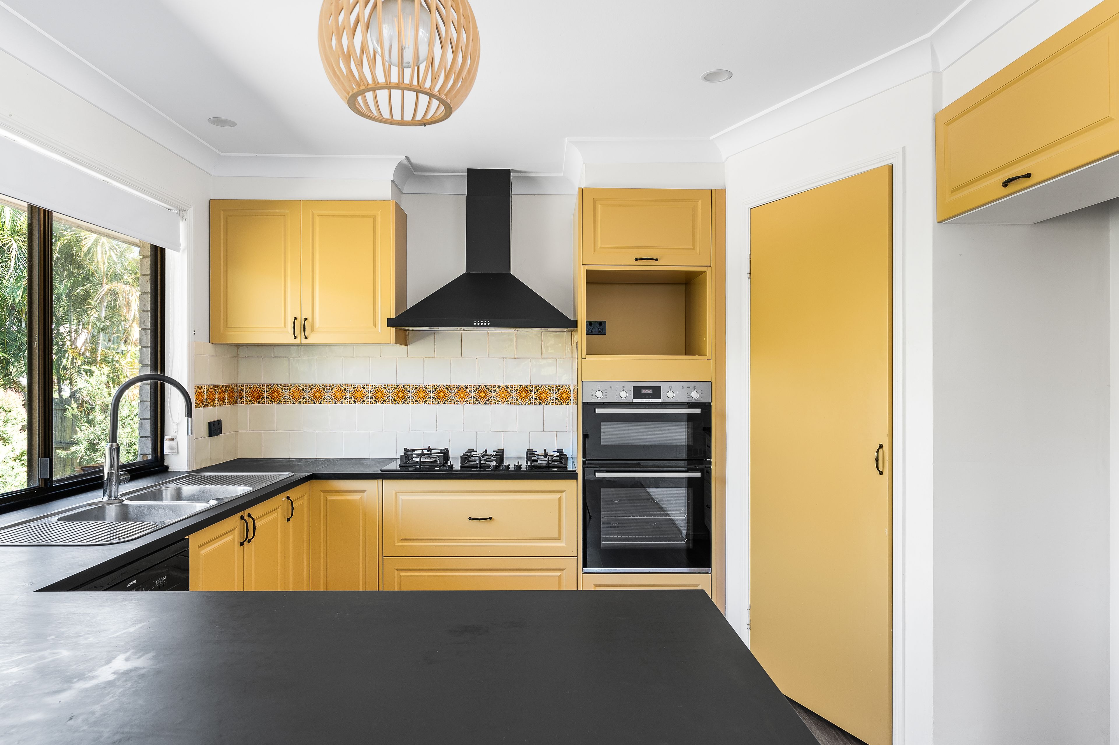 6 Toukley Court, Highland Park, QLD 4211