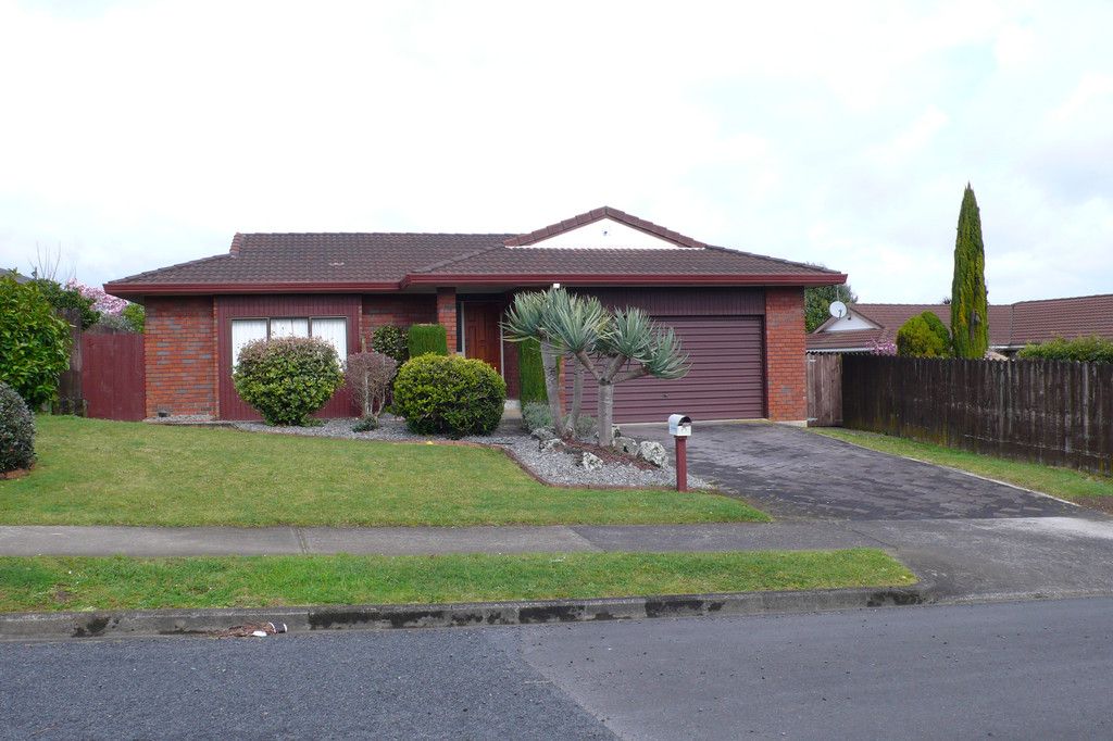 12 Billabong Place, Botany Downs, Manukau City