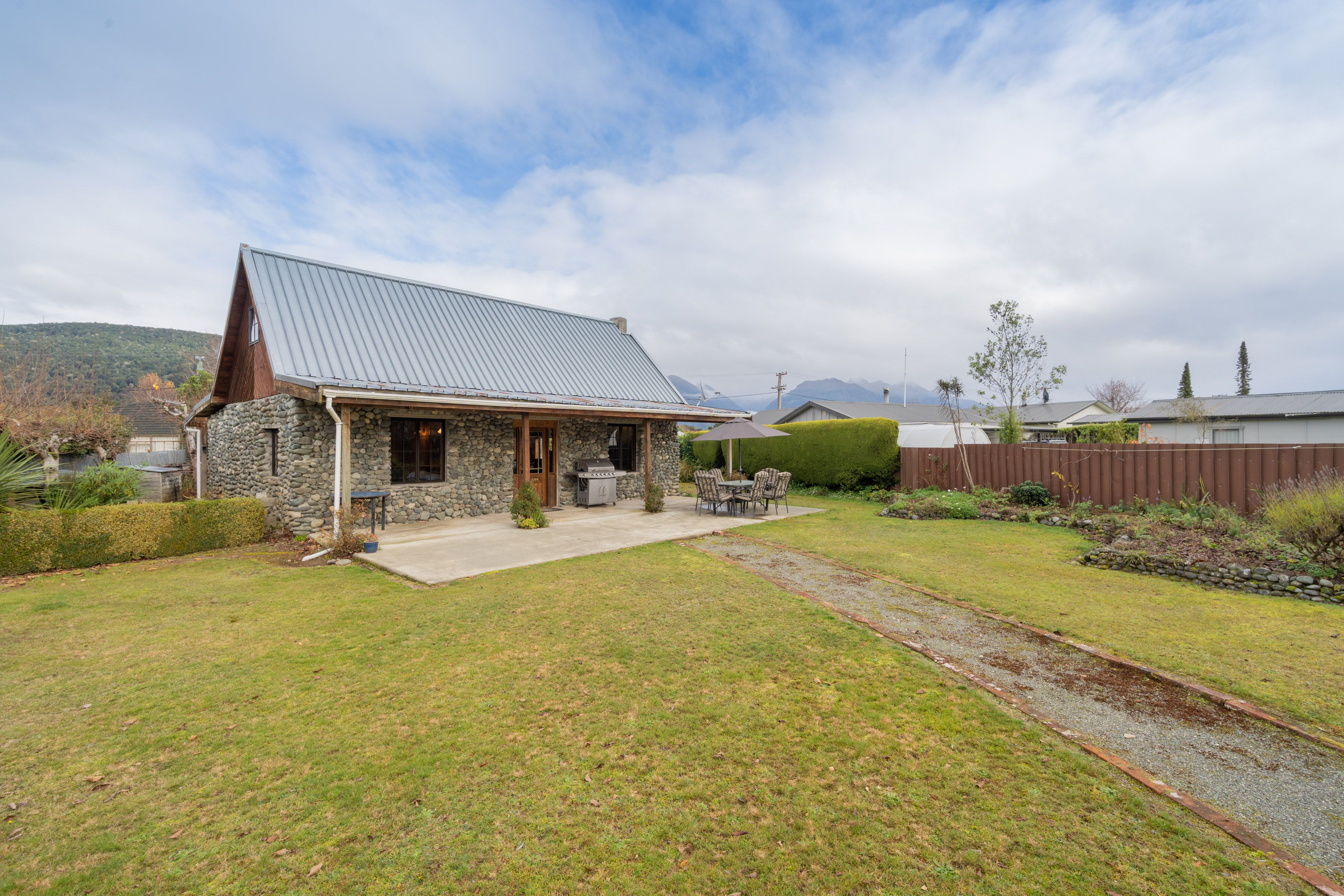 41 Home Street, Manapouri, Southland District 9643 Sold House Ray