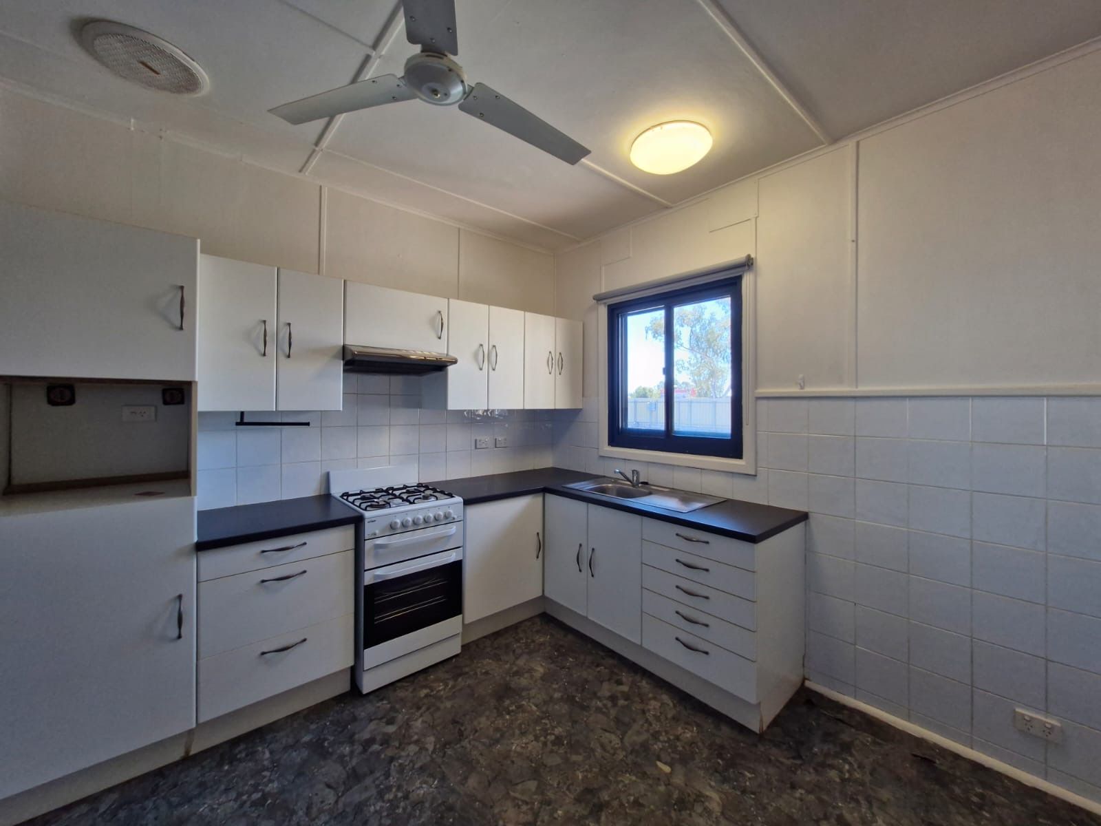 48 Roberts Street — photo 10 of 30