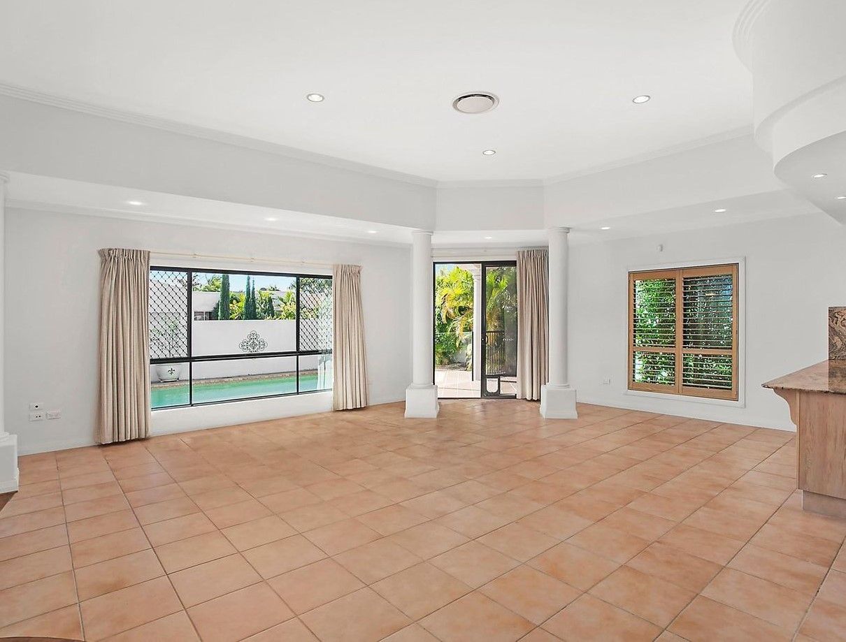 30 Deborah Avenue, Benowa, QLD 4217