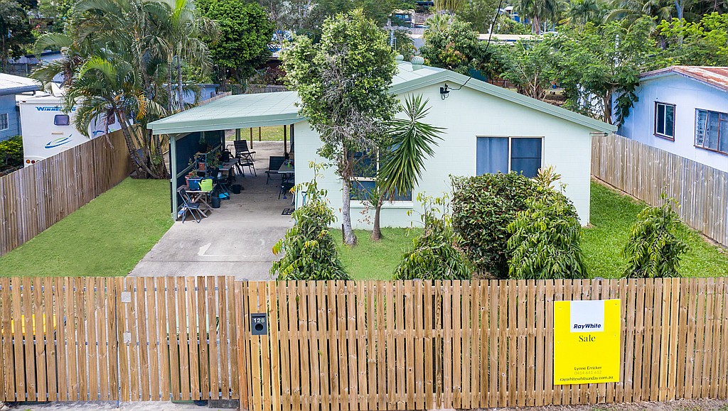 128 Shute Harbour Road, Cannonvale, QLD 4802