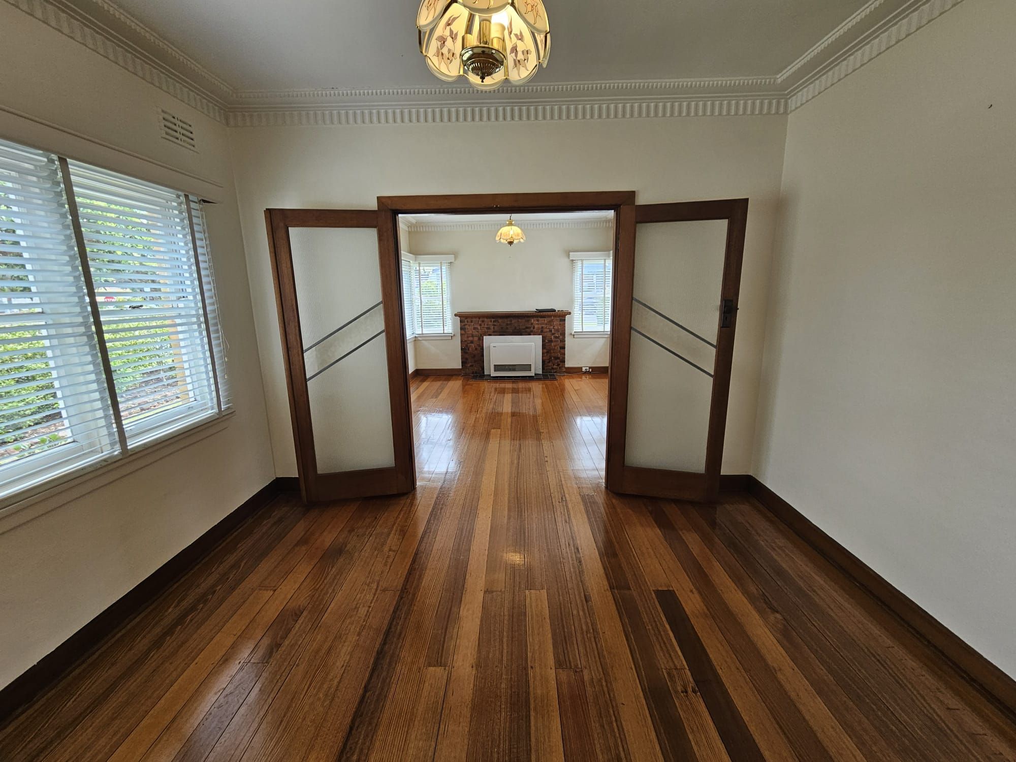 154 Kangaroo Road, Hughesdale, VIC 3166