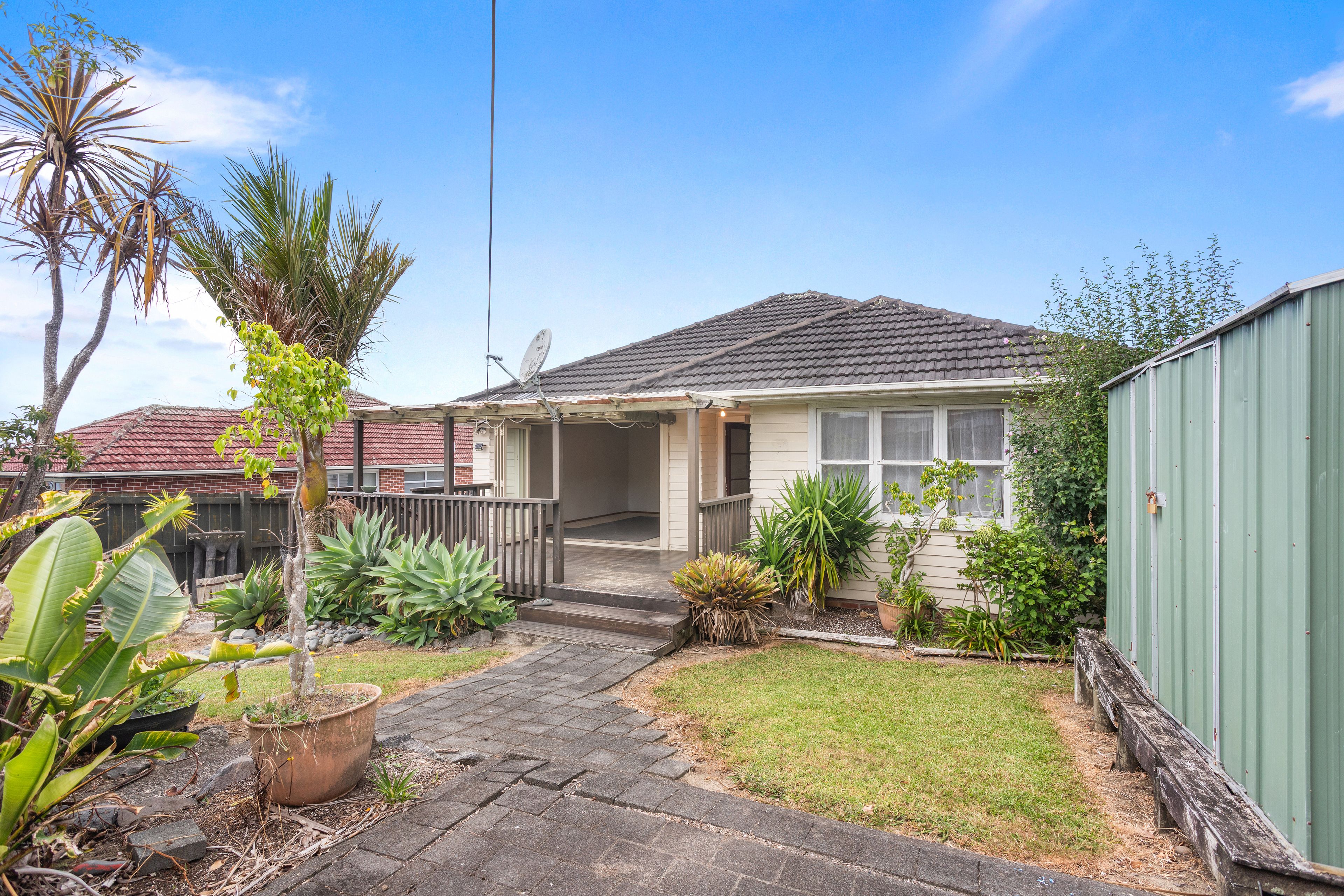 53 Tiroroa Avenue, Te Atatu South, Waitakere City