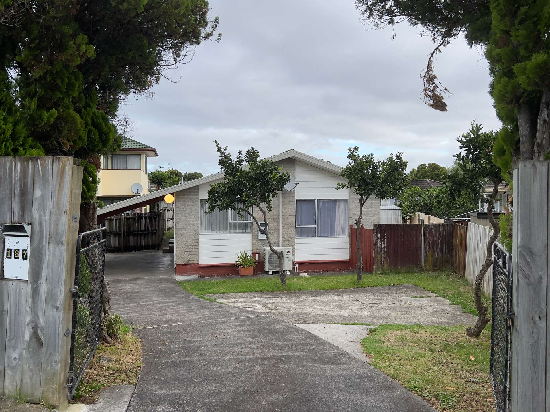 137 Gills Road photo 0