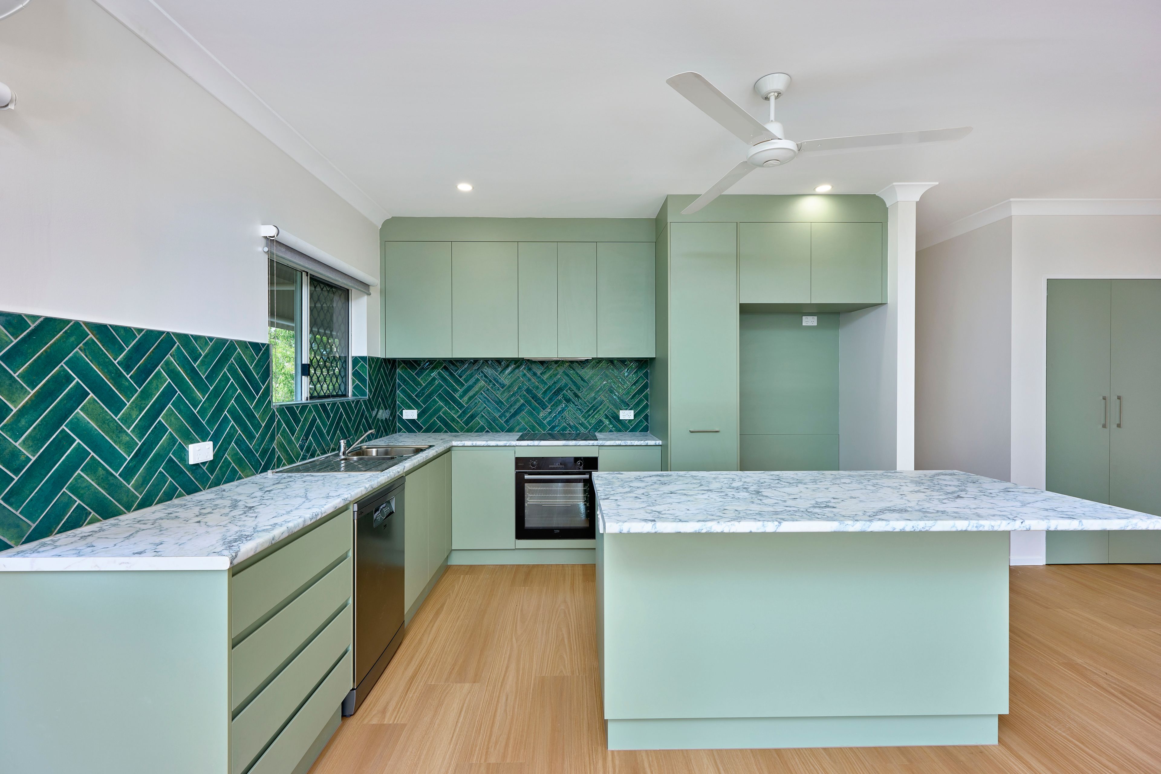 5/53 Sims Esplanade — photo from Ray White Cairns
