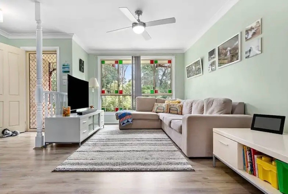 9 Cameron Place, St Helens Park, NSW 2560