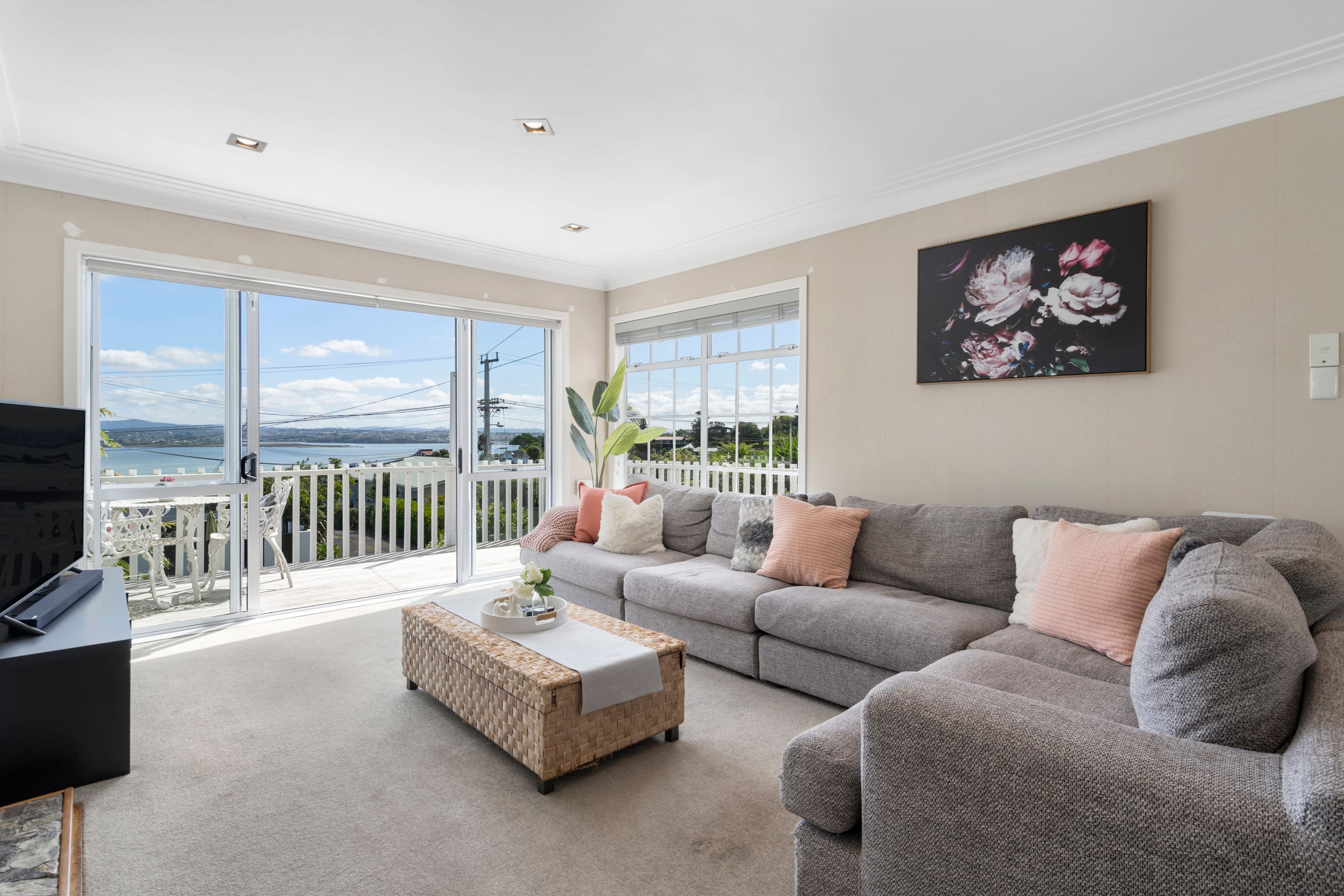 28 Sea Vista Avenue, Beach Haven, North Shore City