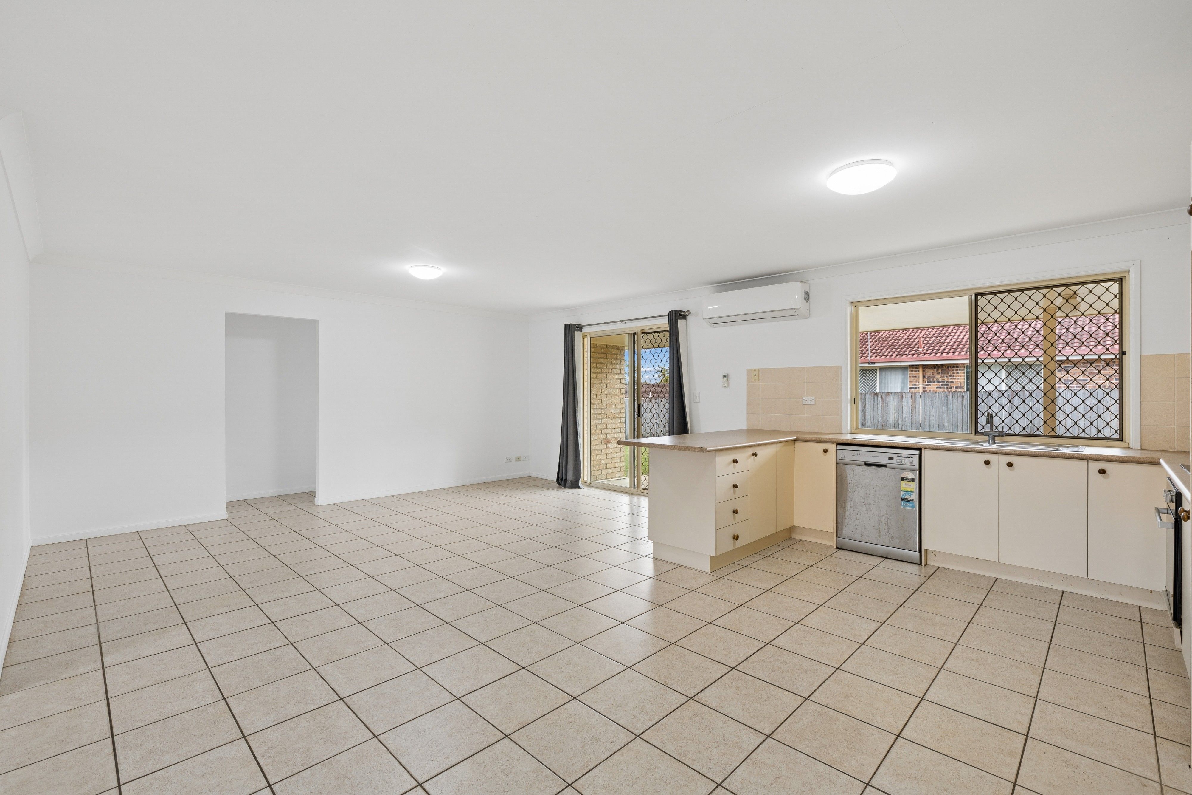 18 Tralee Street — photo 6 of 23