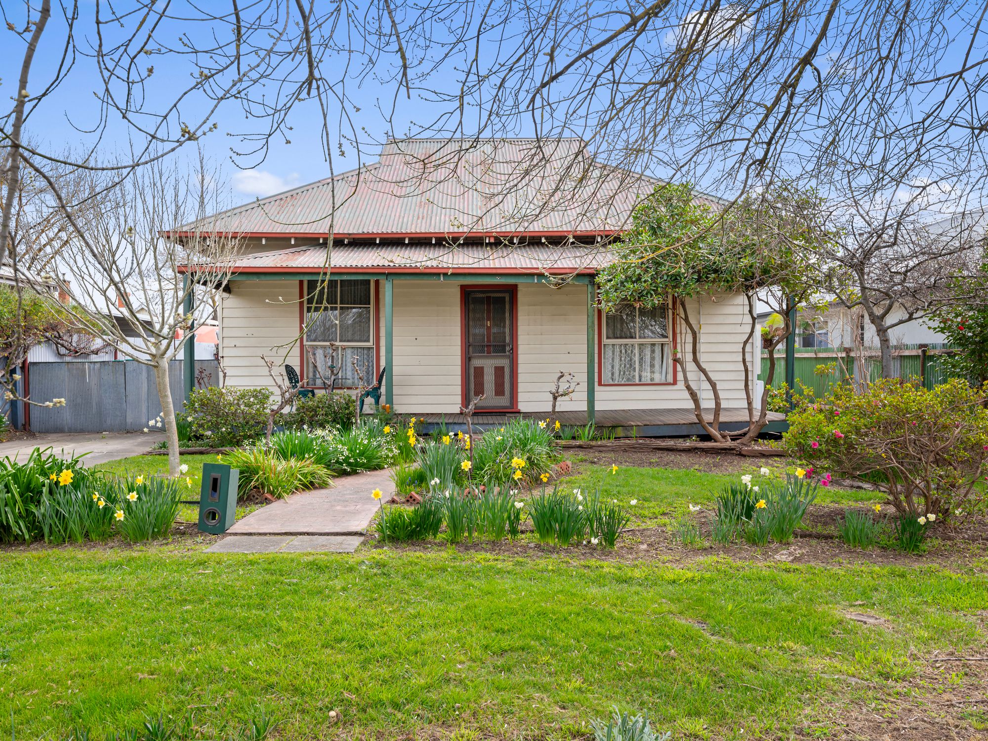 15 The Parade — photo from Ray White Mansfield
