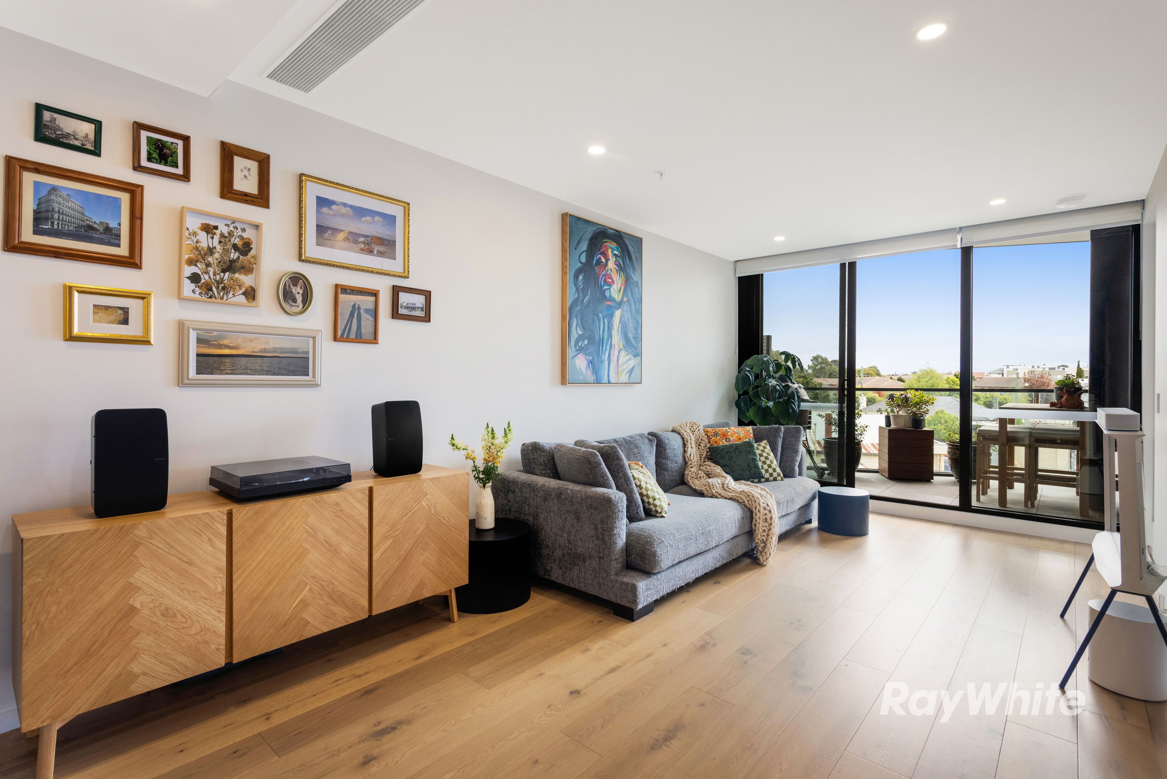 221/1242 Glen Huntly Road — photo from Ray White Carnegie