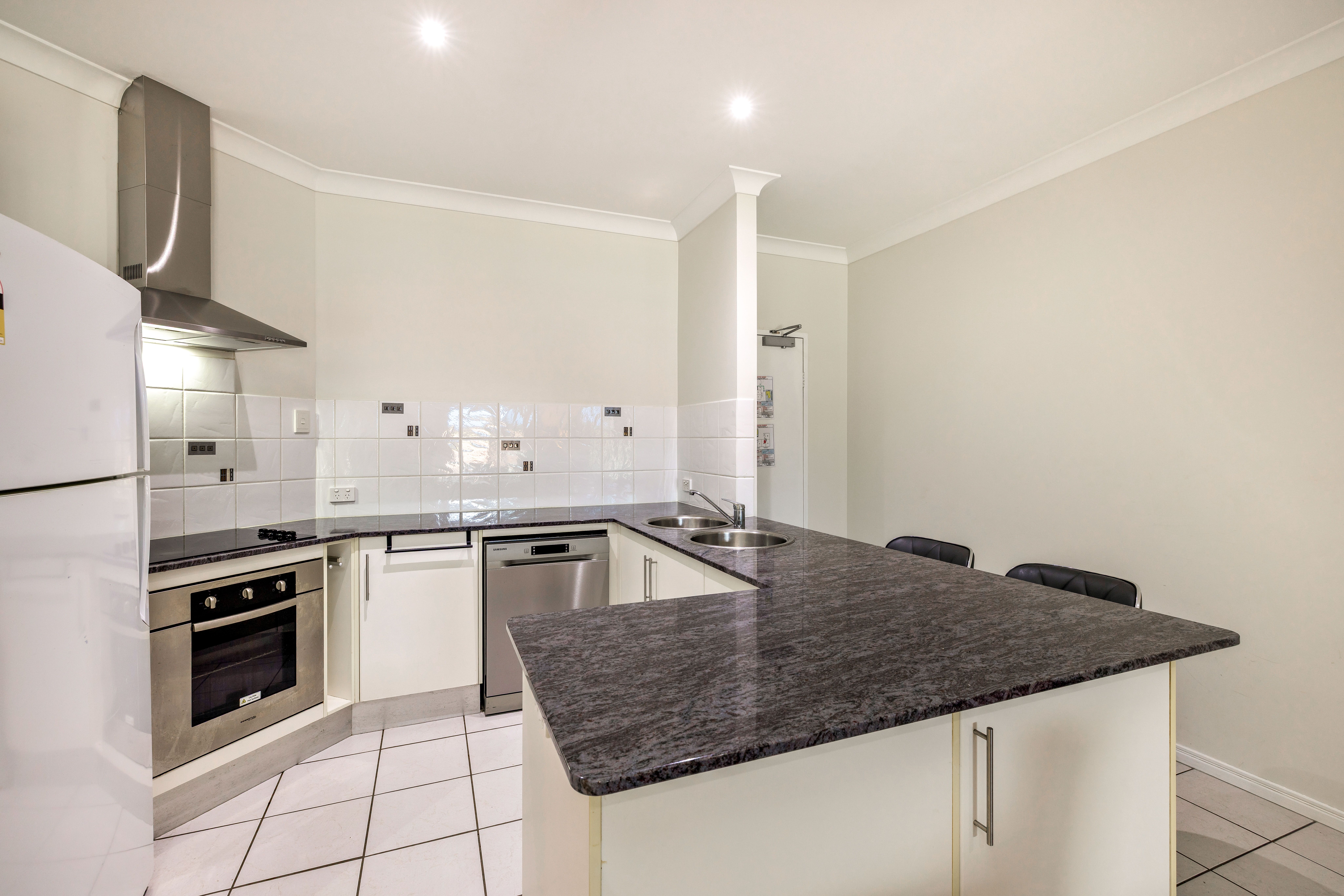 10/72-76 Digger Street, Cairns North, QLD 4870