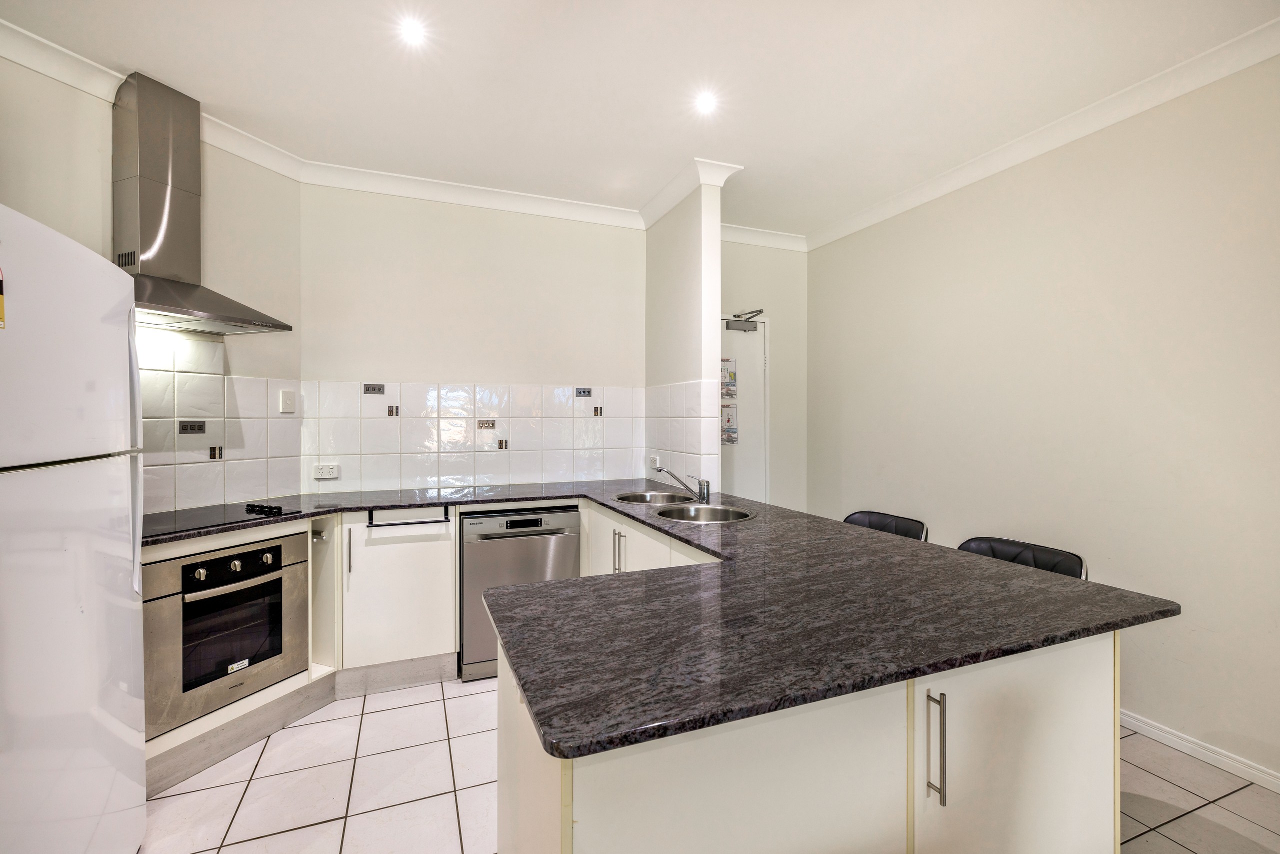 10/72-76 Digger Street, Cairns North, QLD 4870