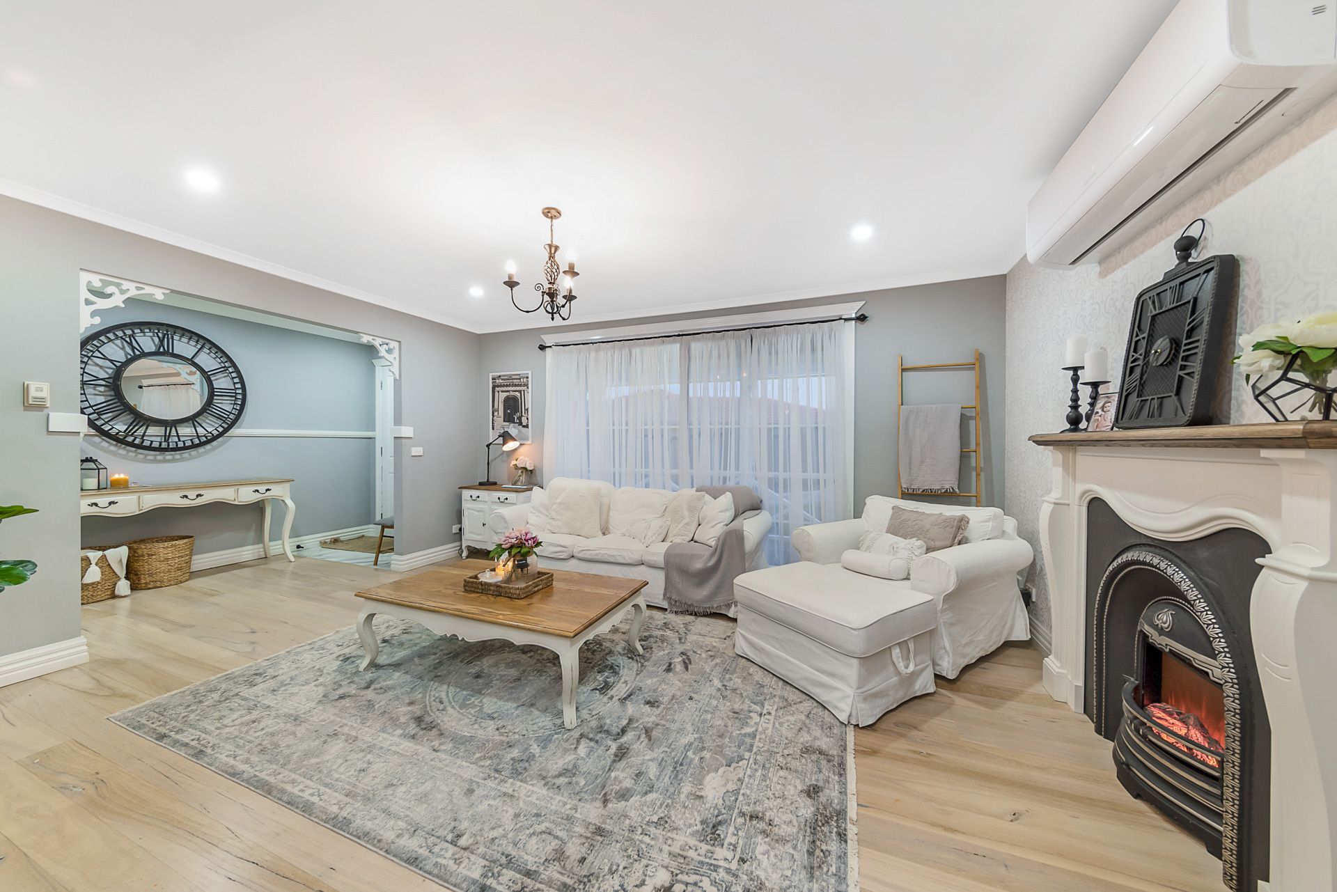 13 Castlecrag Close, Endeavour Hills, VIC 3802
