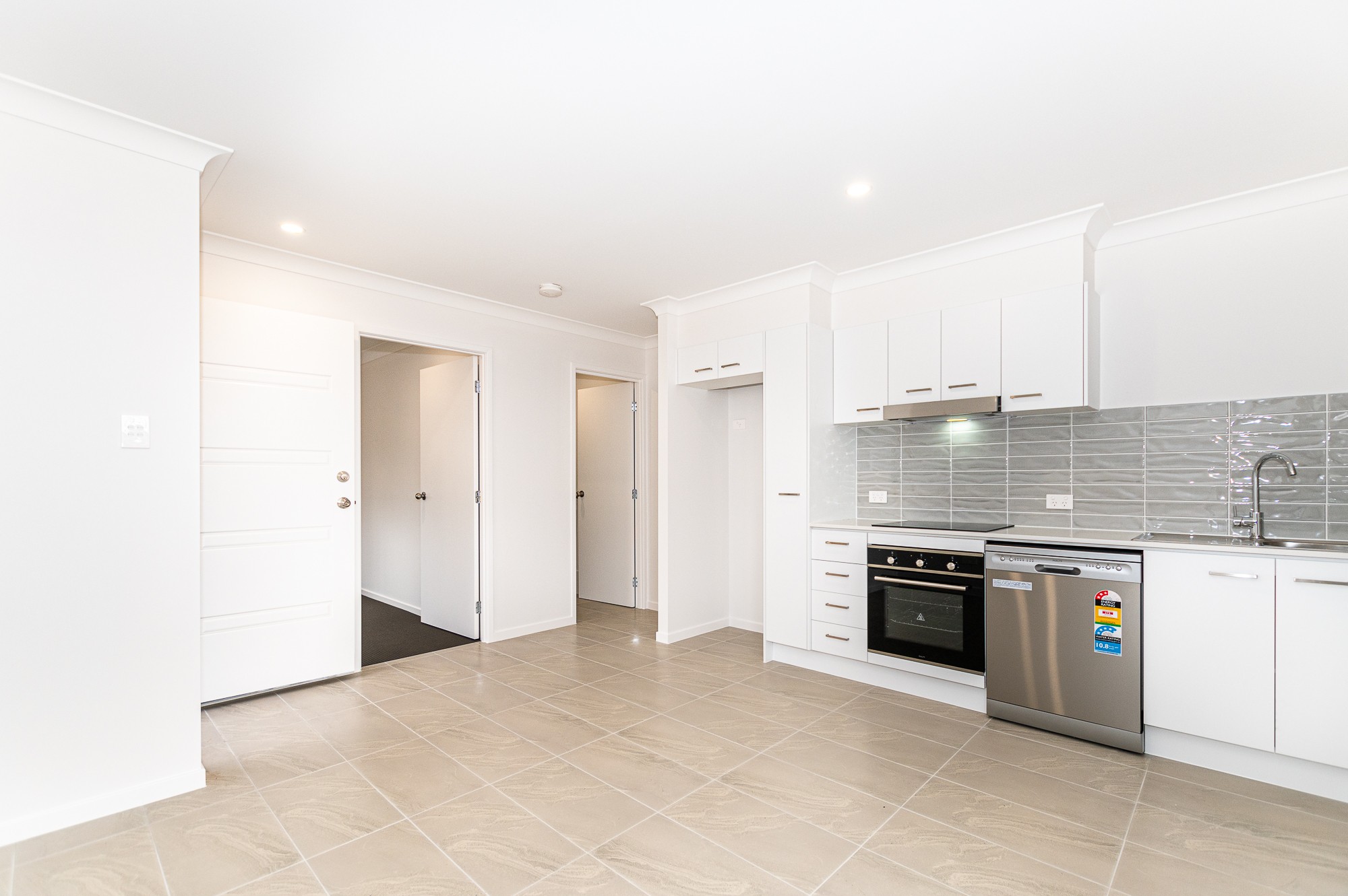 2/3 Edgar Street, Morayfield, QLD 4506