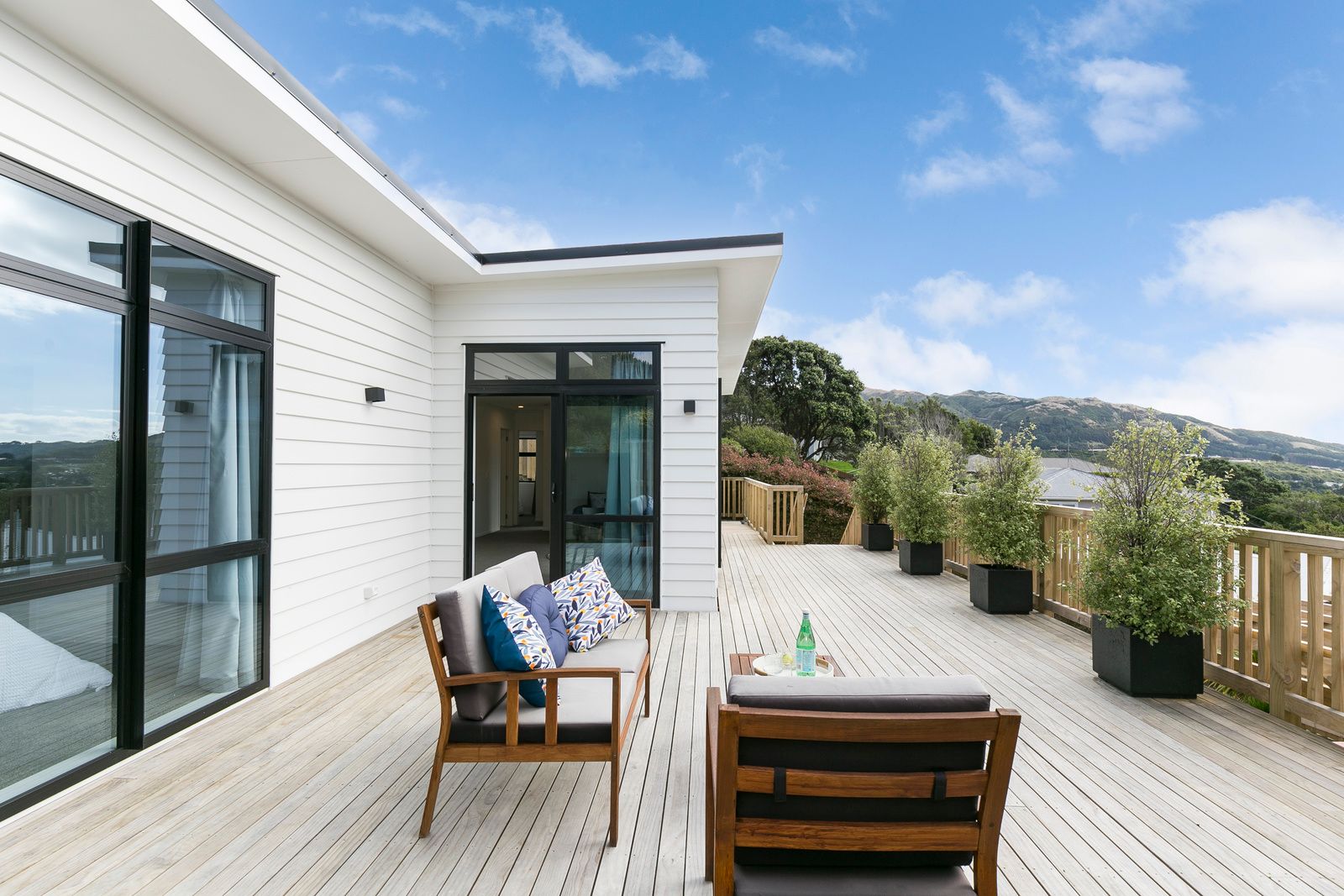 1A Allen Terrace, Tawa, Wellington City