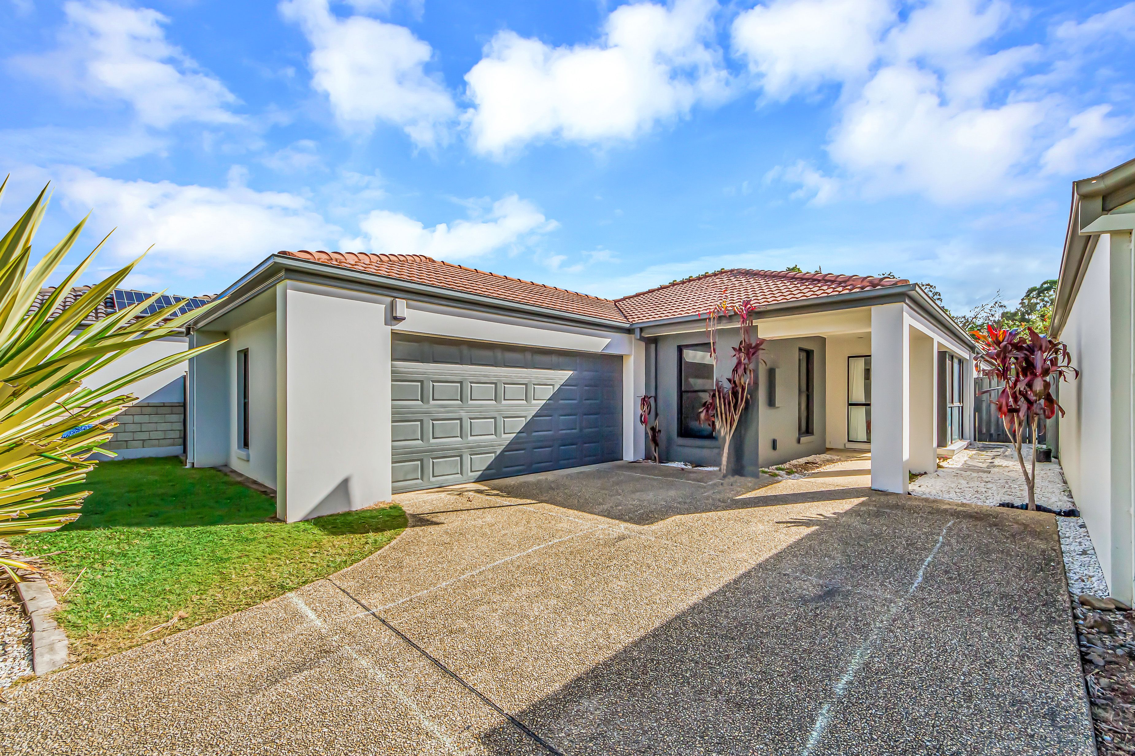 8 Blackwattle Circuit, Arundel, QLD 4214