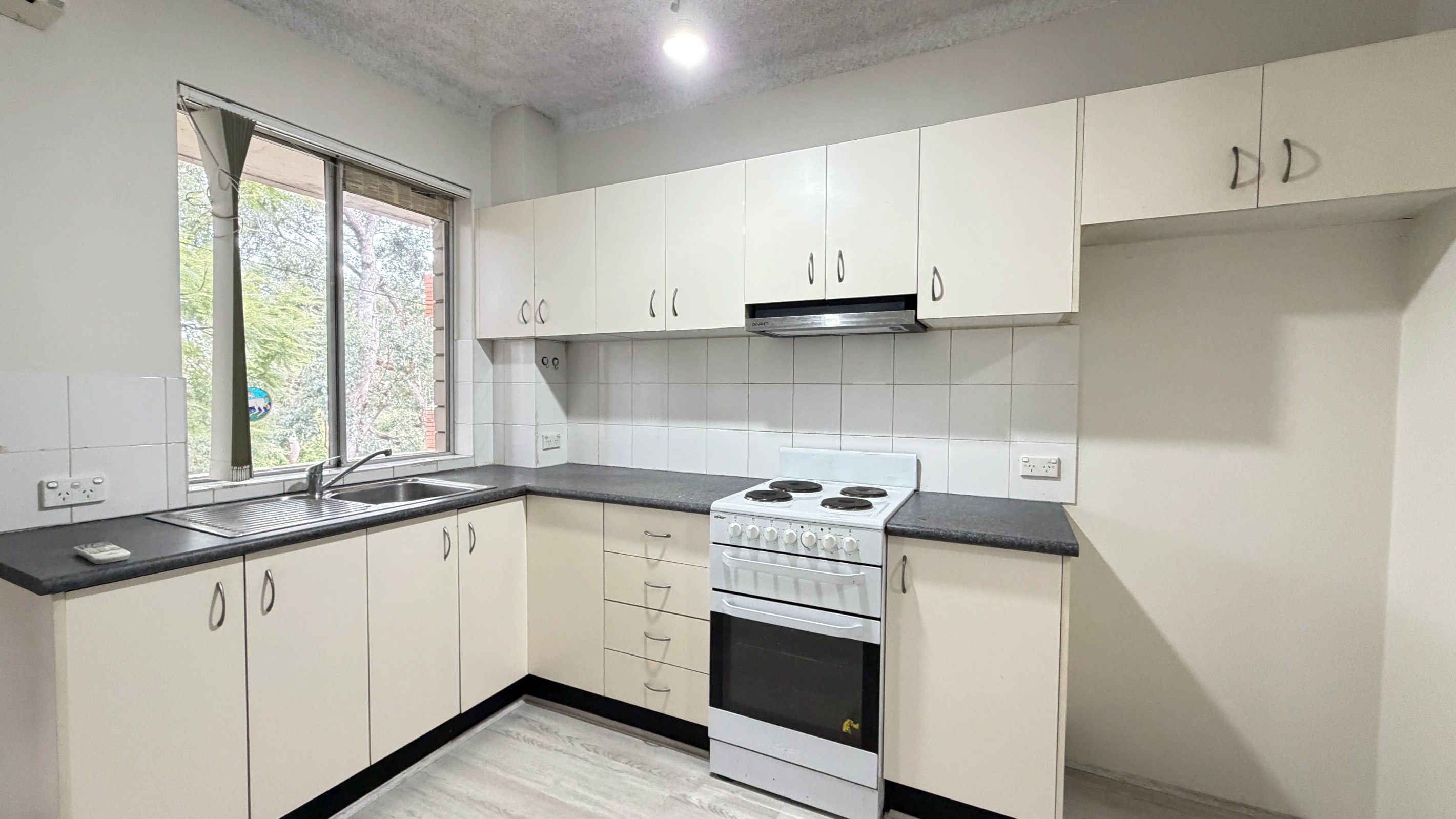 20/1 Waterside Crescent, Carramar, NSW 2163