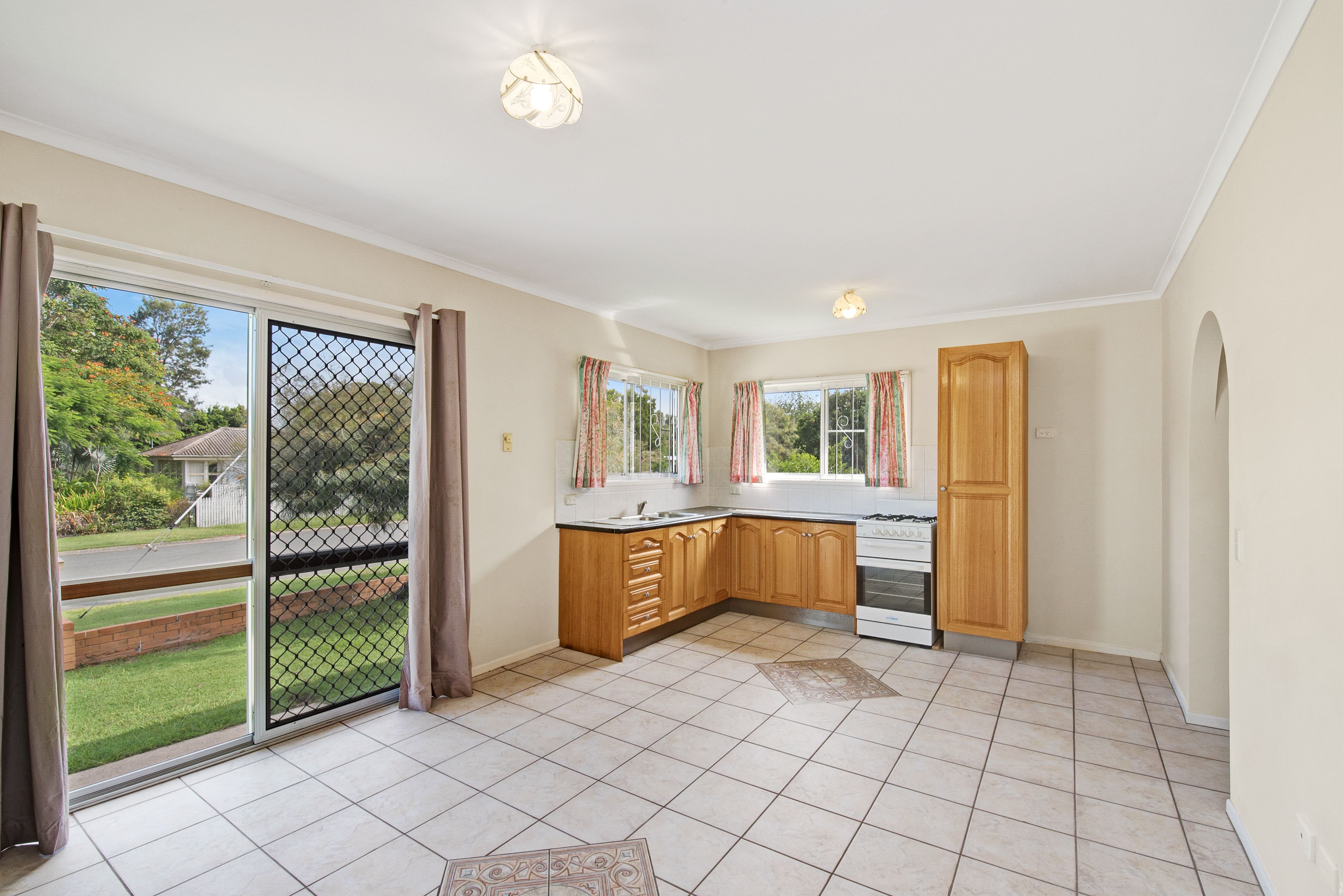 1 Lawnhill Avenue, Deception Bay, QLD 4508
