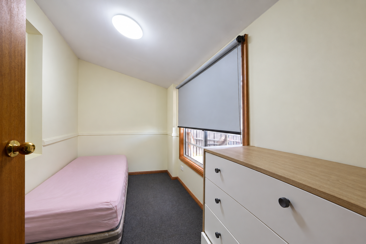 27 Knight Street — photo 10 of 12