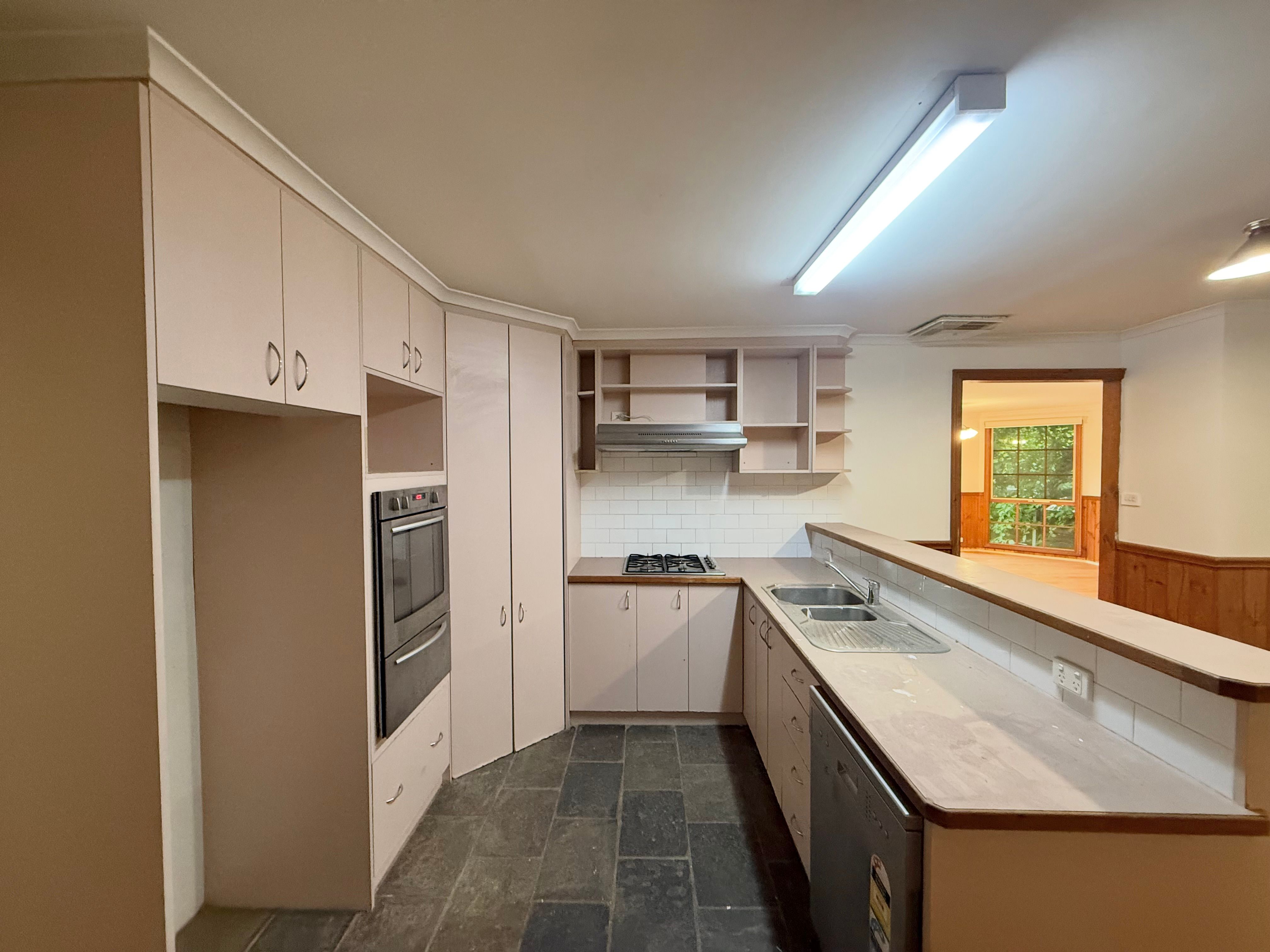 92 Burke Street — photo 7 of 15
