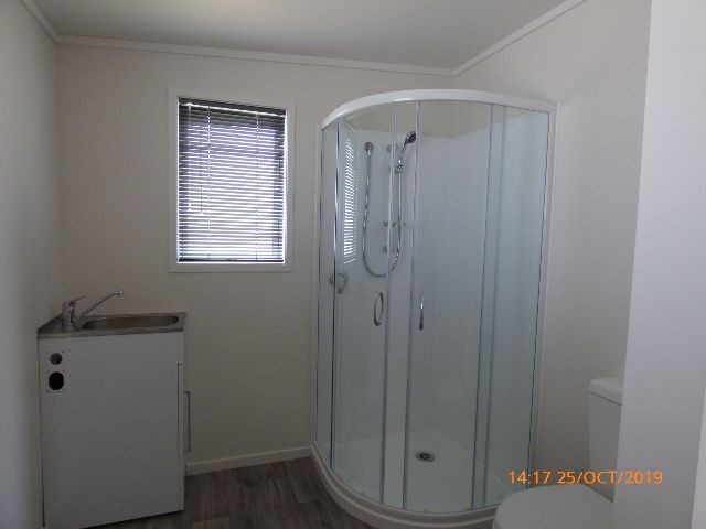 4c Lancaster Road, Beach Haven, North Shore City