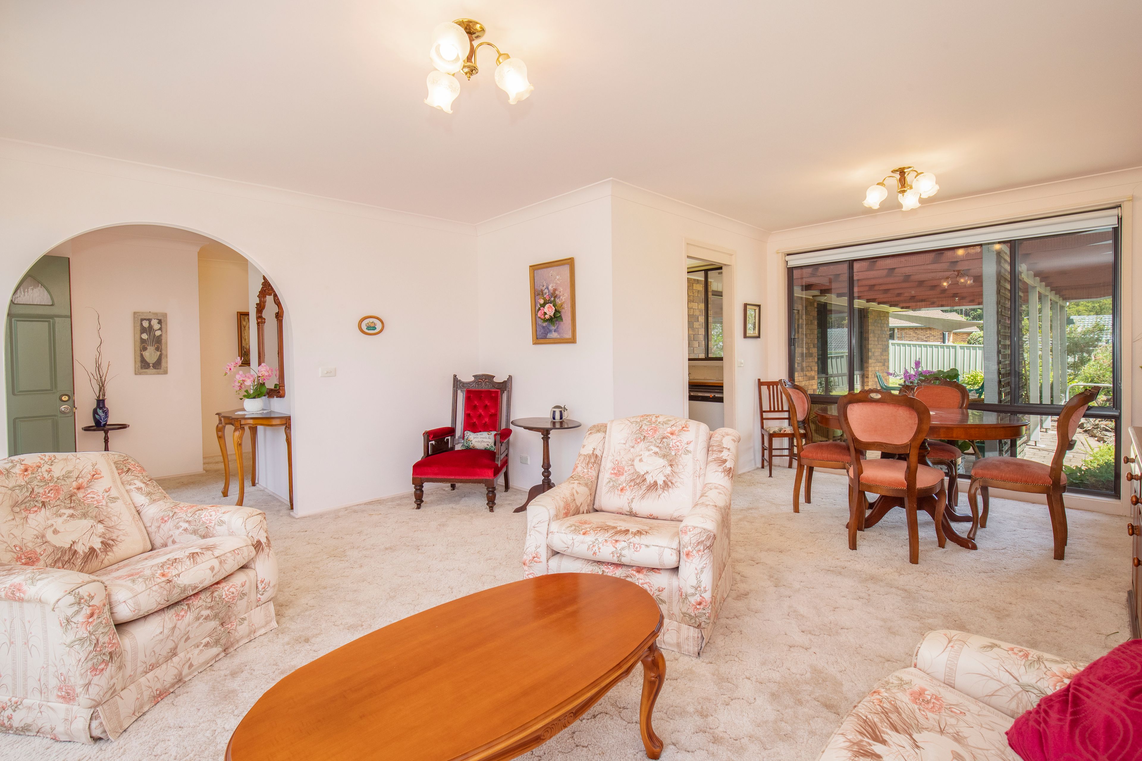 18 Seaview Close, Eleebana, NSW 2282