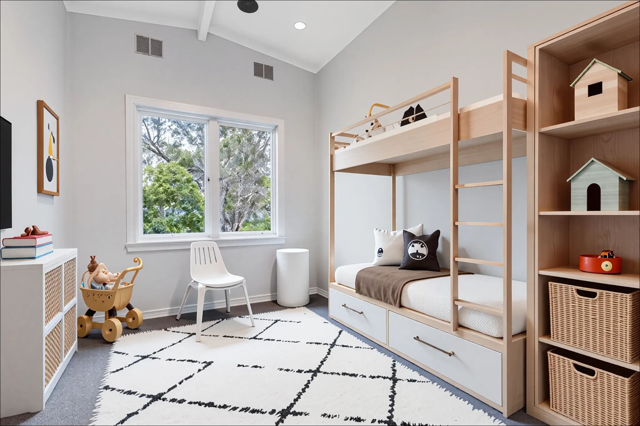900 Captain Cook Drive — photo 3 of 12