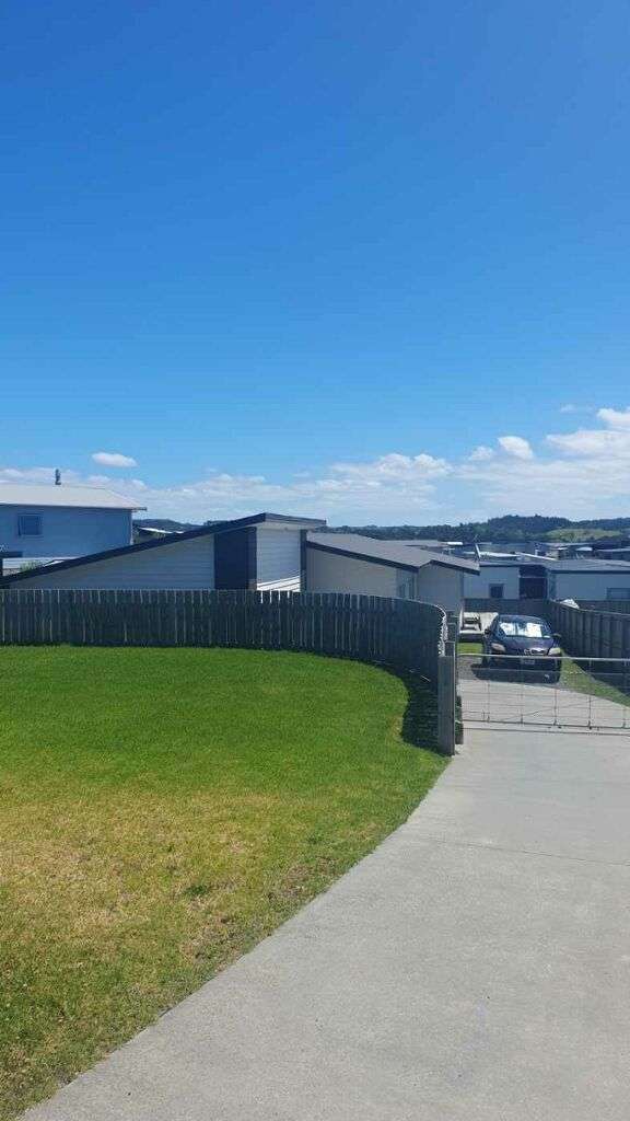 8 Anchorage Road photo 1