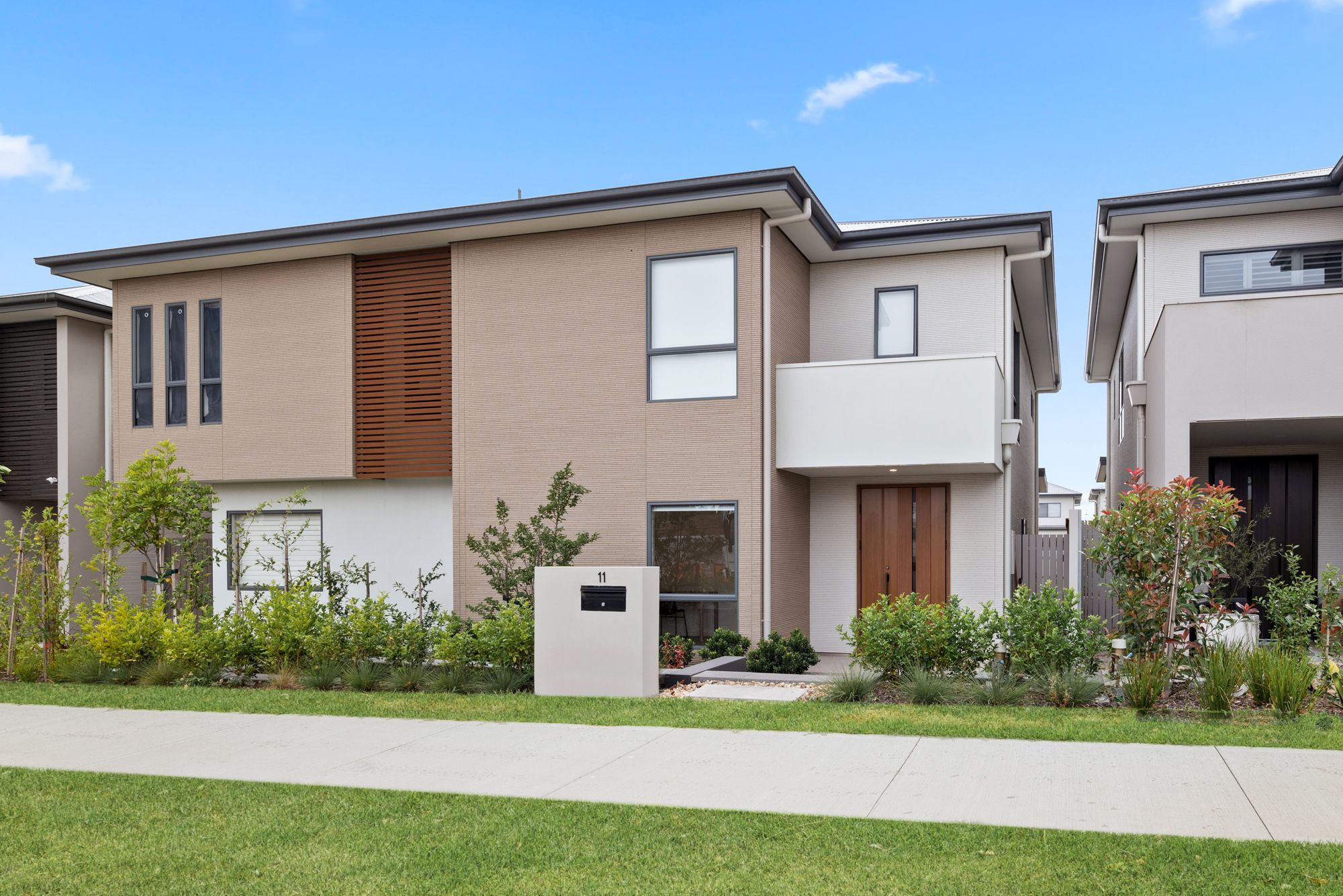 11 Mandalay Avenue, GLEDSWOOD HILLS, NSW 2557