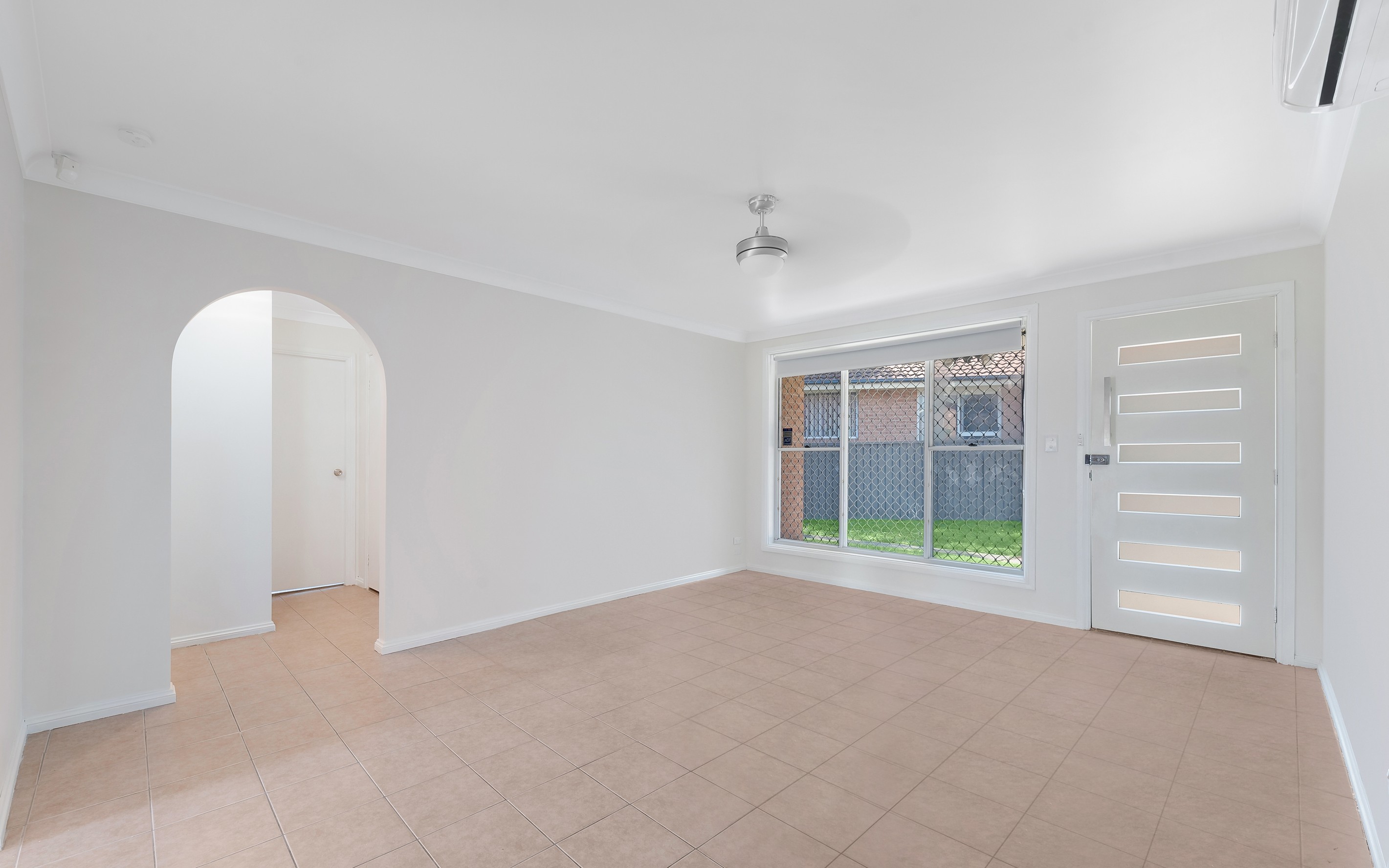 8/2 Bensley Road, Macquarie Fields, NSW 2564