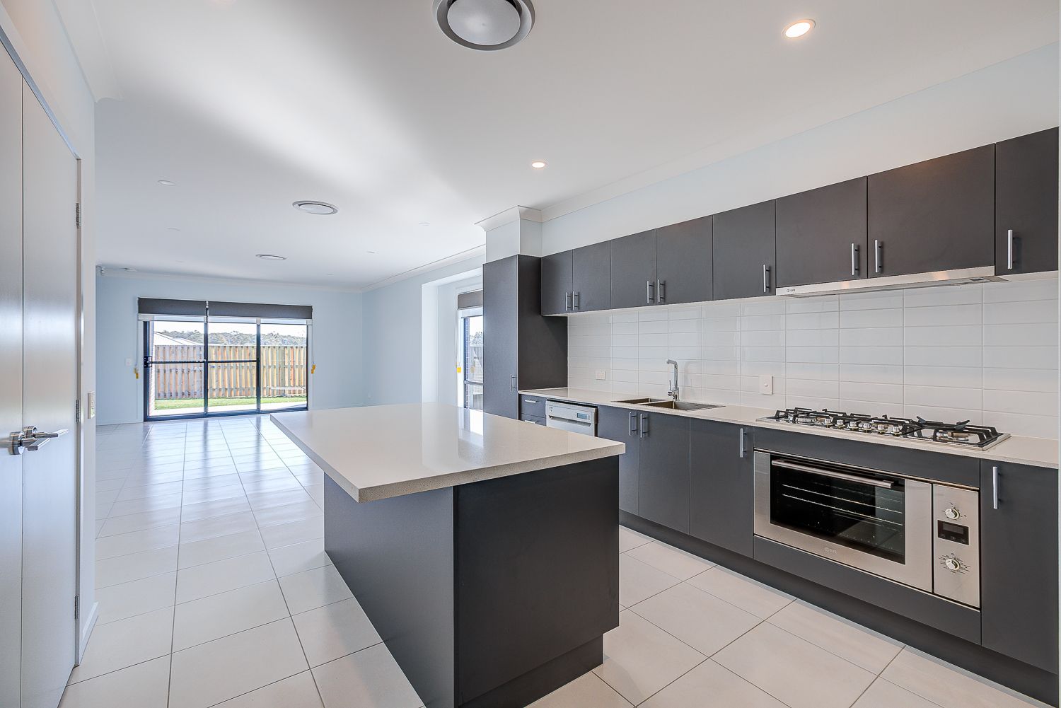 1 Haystack Close, Park Ridge, QLD 4125