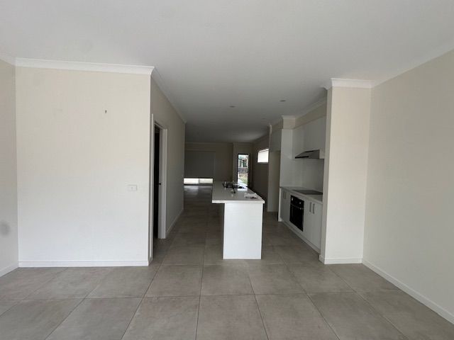 D/308 The Lakes Boulevard, South Morang, VIC 3752