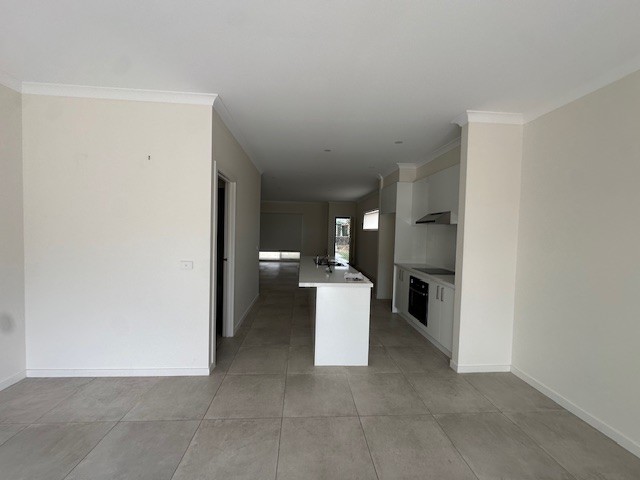 D/308 The Lakes Boulevard, South Morang, VIC 3752