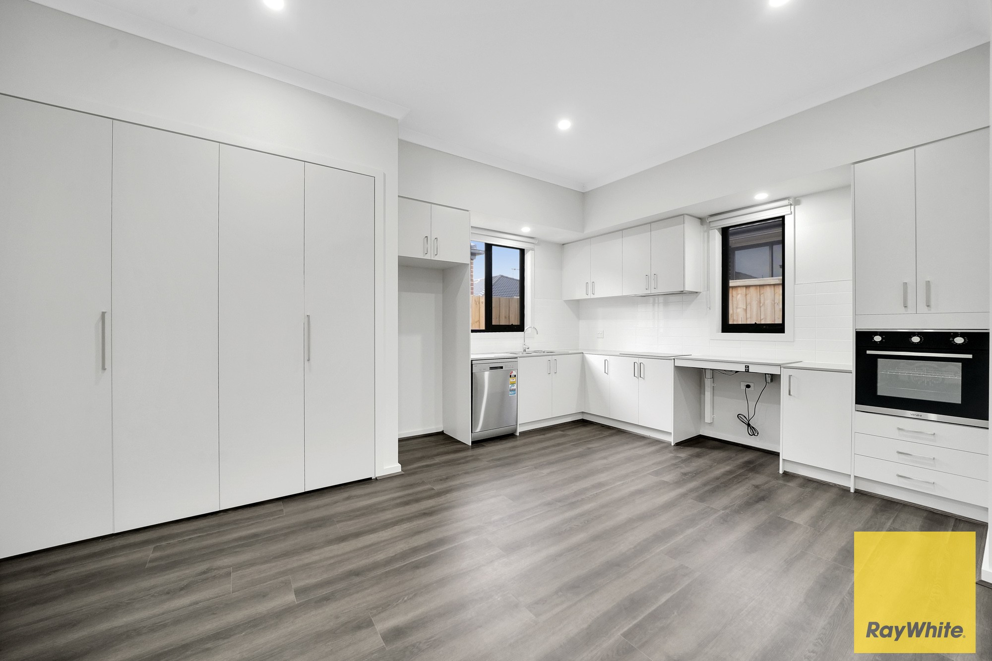 5 Mornington Crescent, Rockbank, VIC 3335