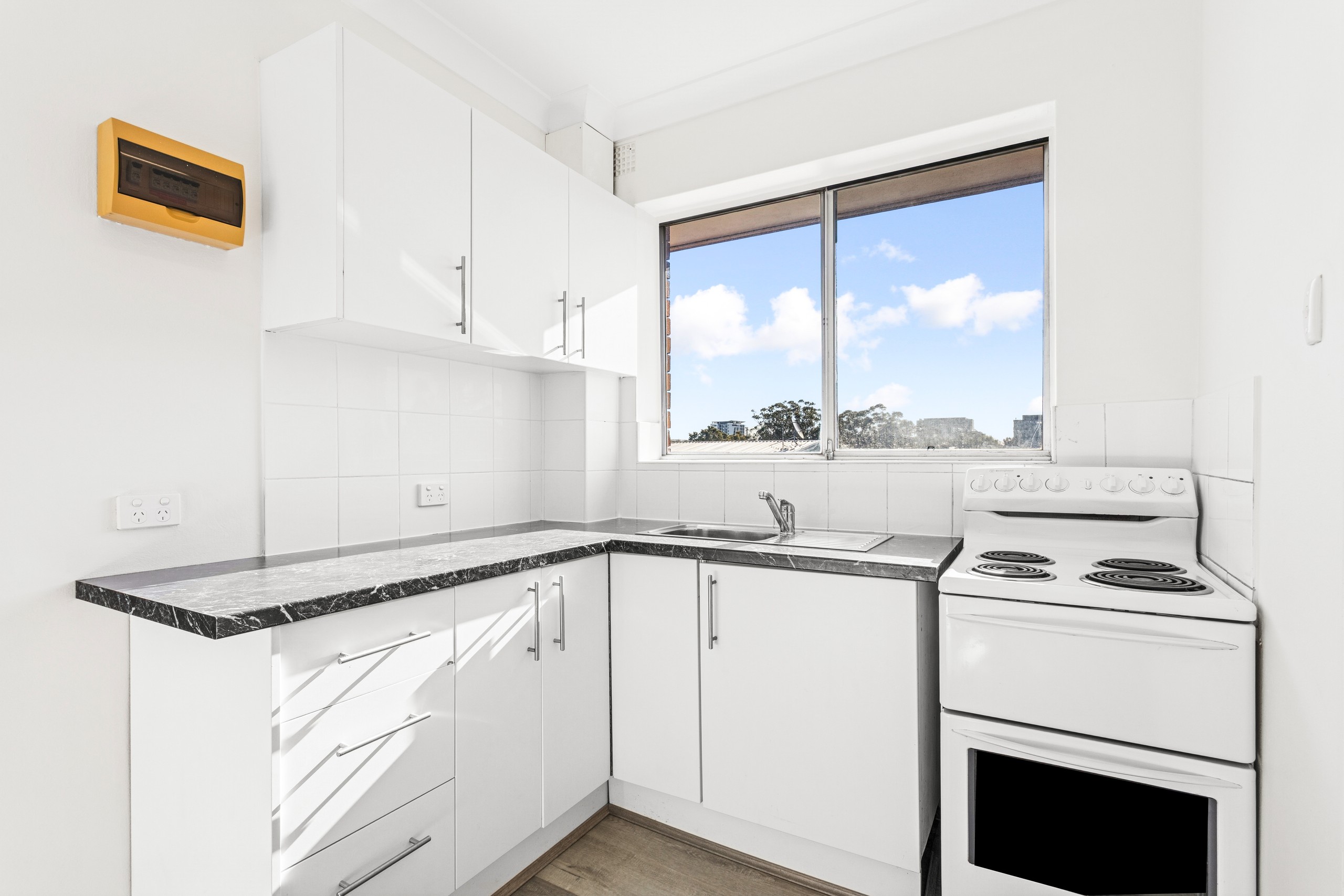 10/4 Macintosh Street, Mascot, NSW 2020