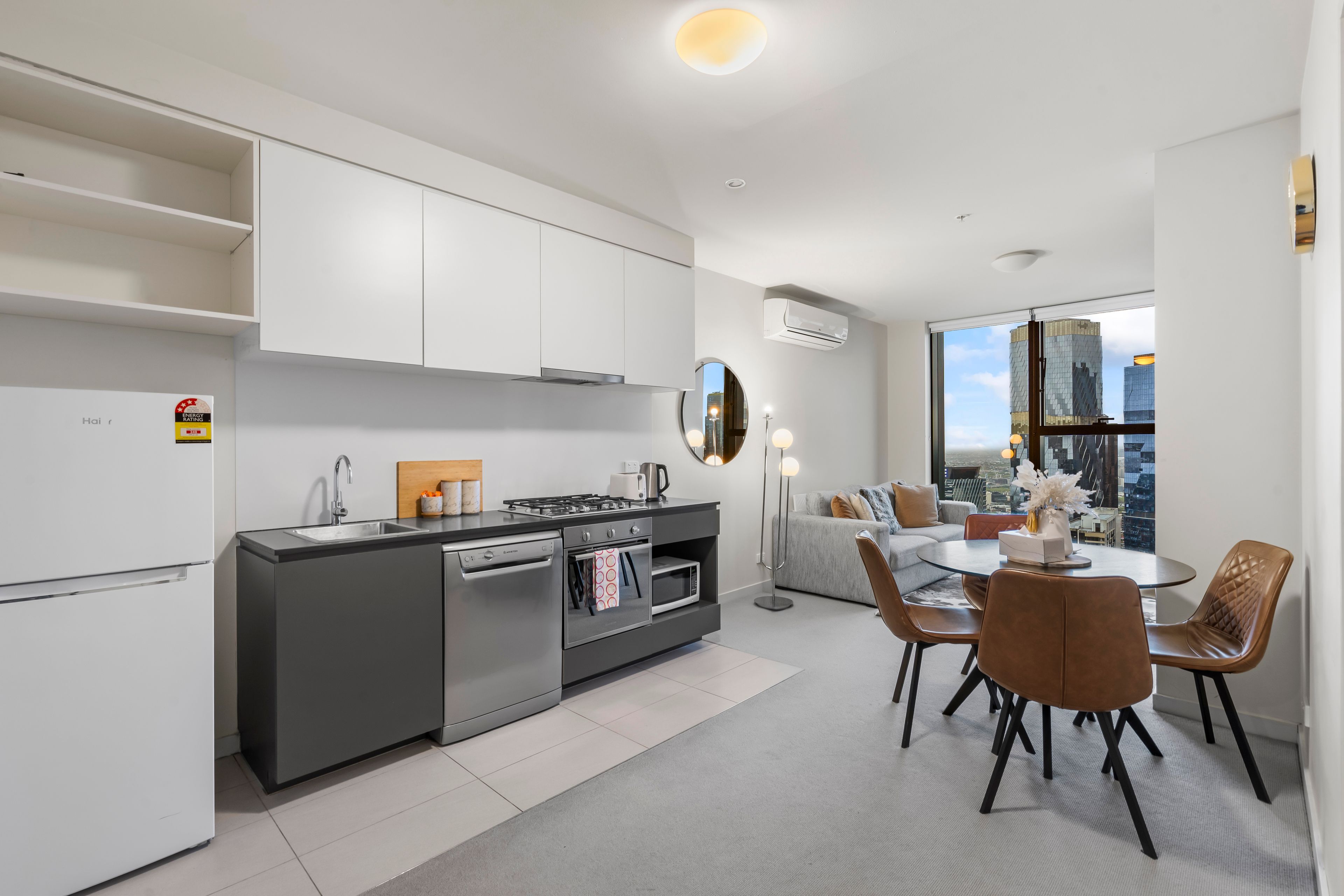 6006/568 Collins Street — photo 7 of 13