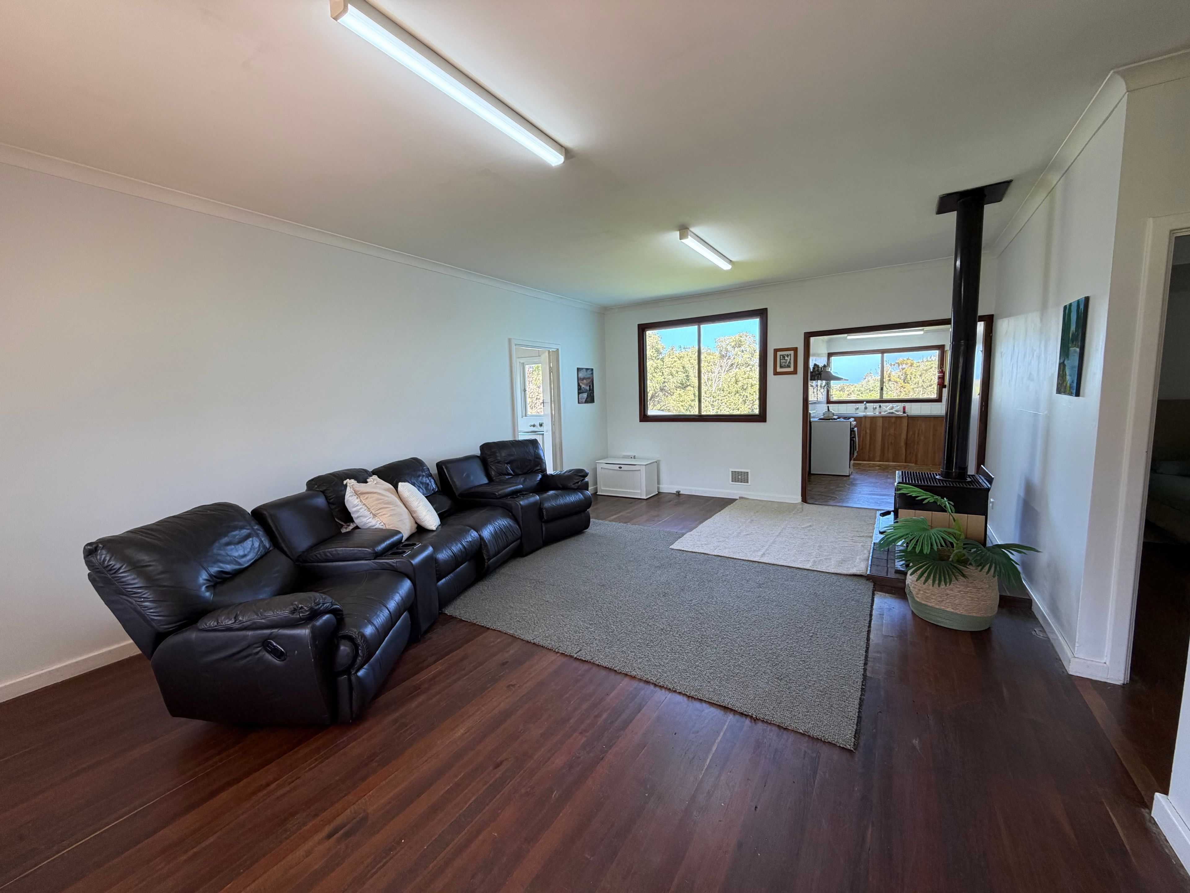 21 Walpole Street East — photo 4 of 18