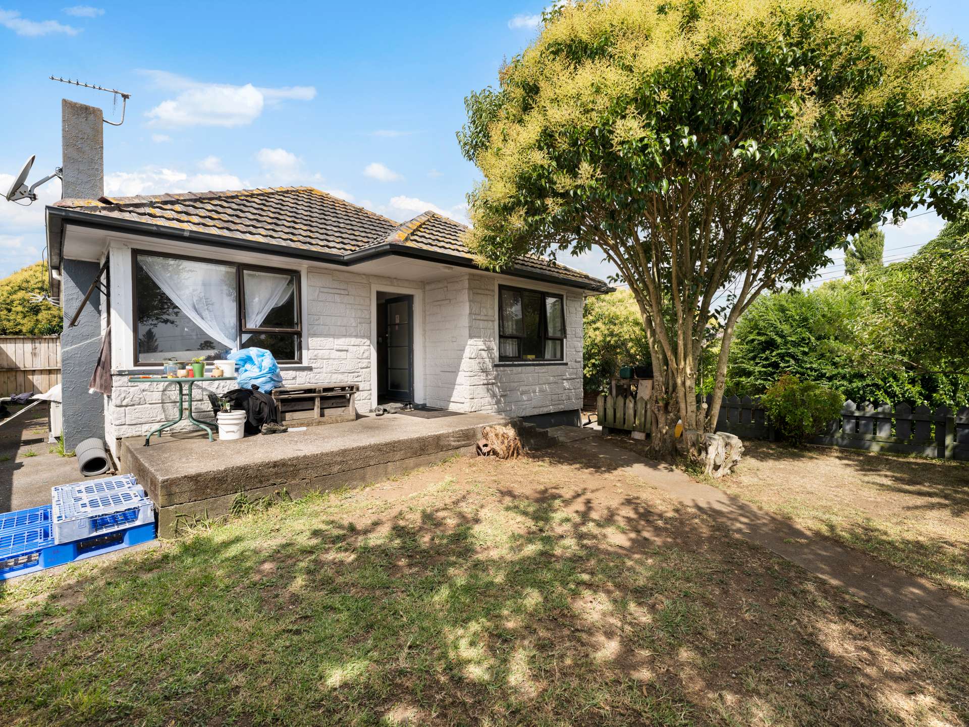 82 Coxhead Road photo 2