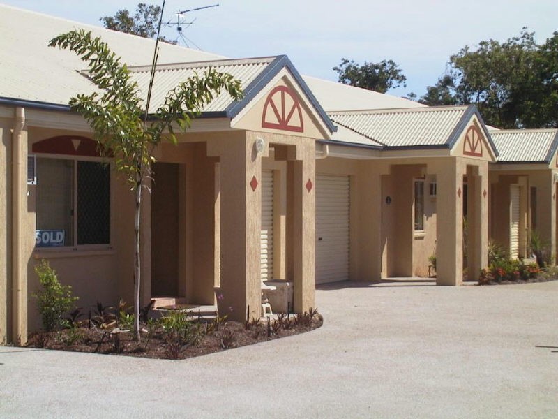 8/2-4 Oyster Court, Trinity Beach, QLD 4879