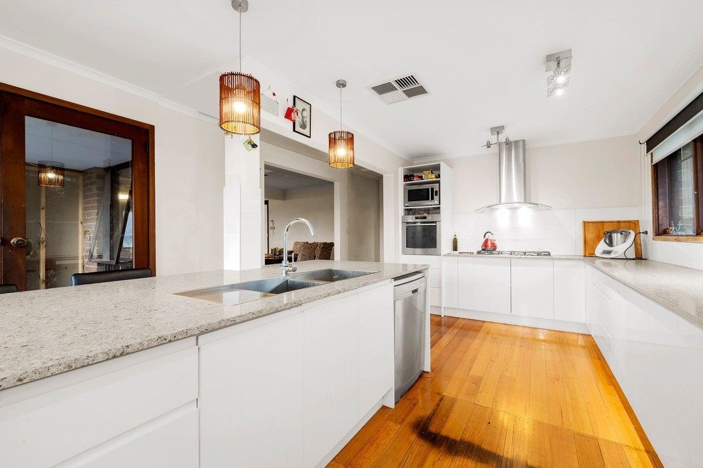 139 Mountain View Road, Briar Hill, VIC 3088