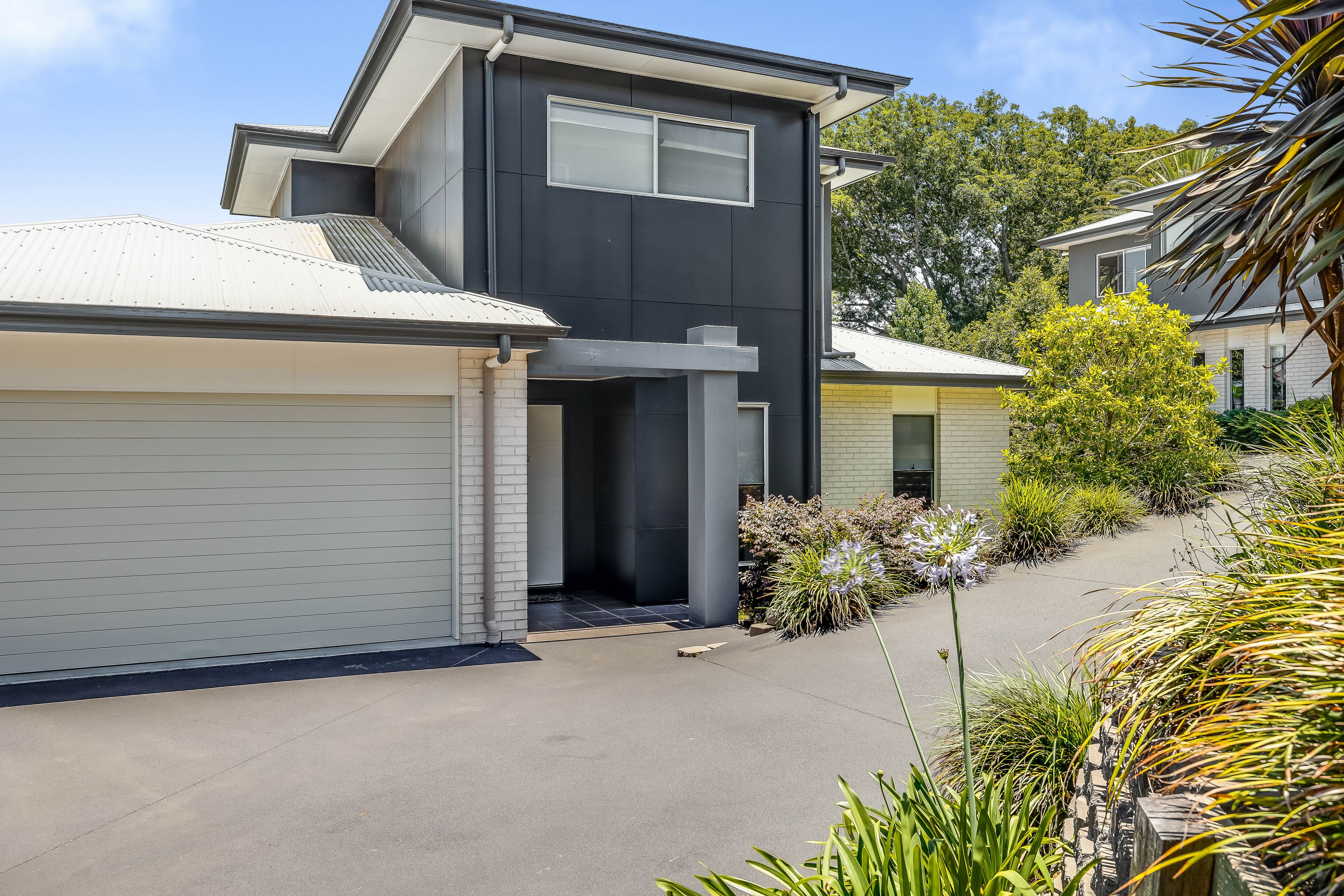 Unit 2/10 Spieker Street, Mount Lofty, QLD 4350