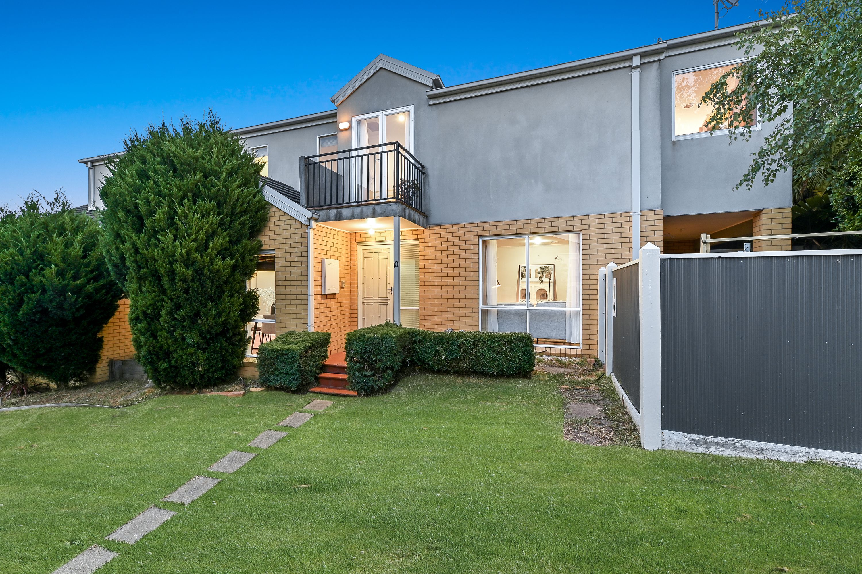 10 Tulloch Grove, Glen Waverley VIC 3150