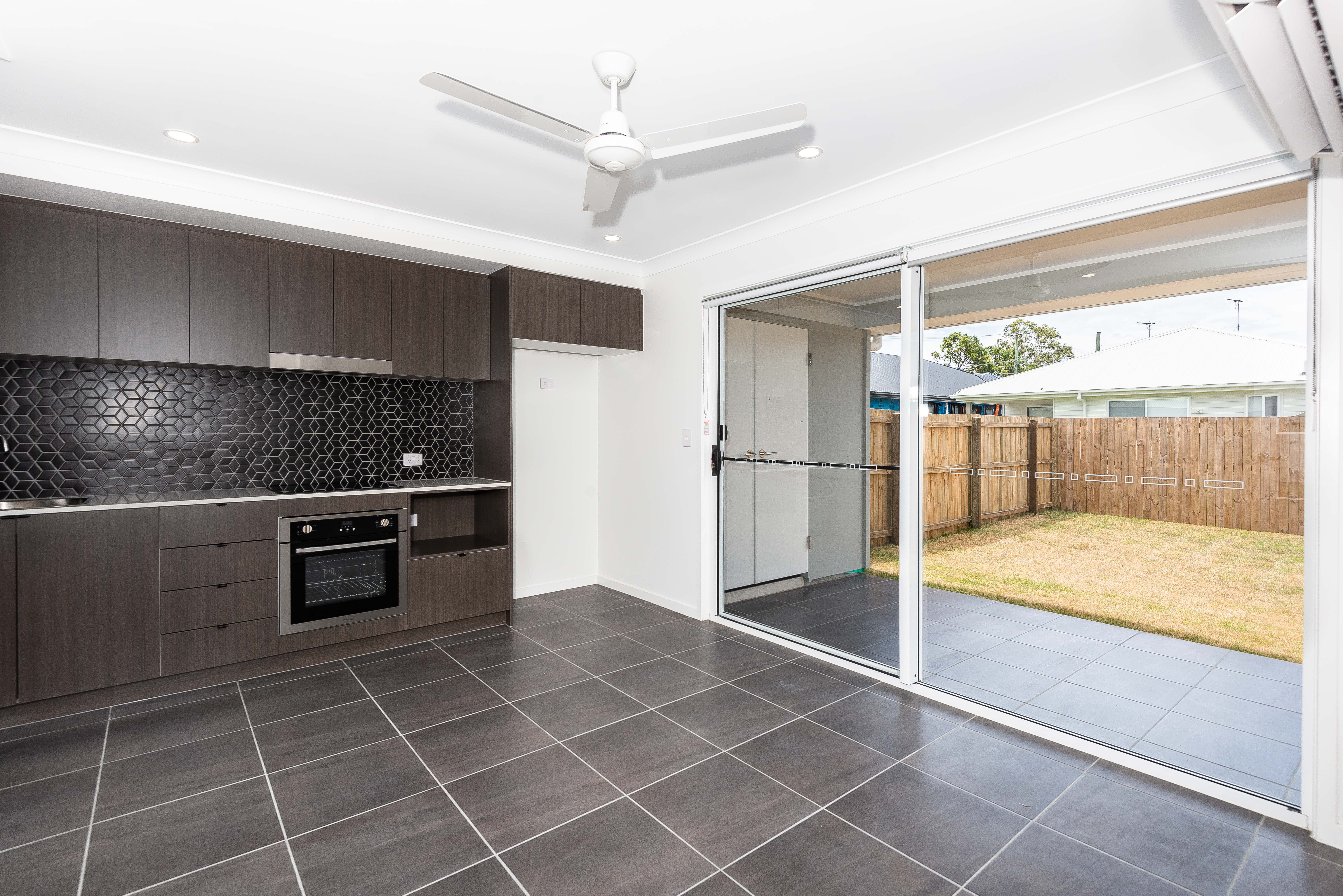 2/18 Shell Close, DECEPTION BAY, QLD 4508