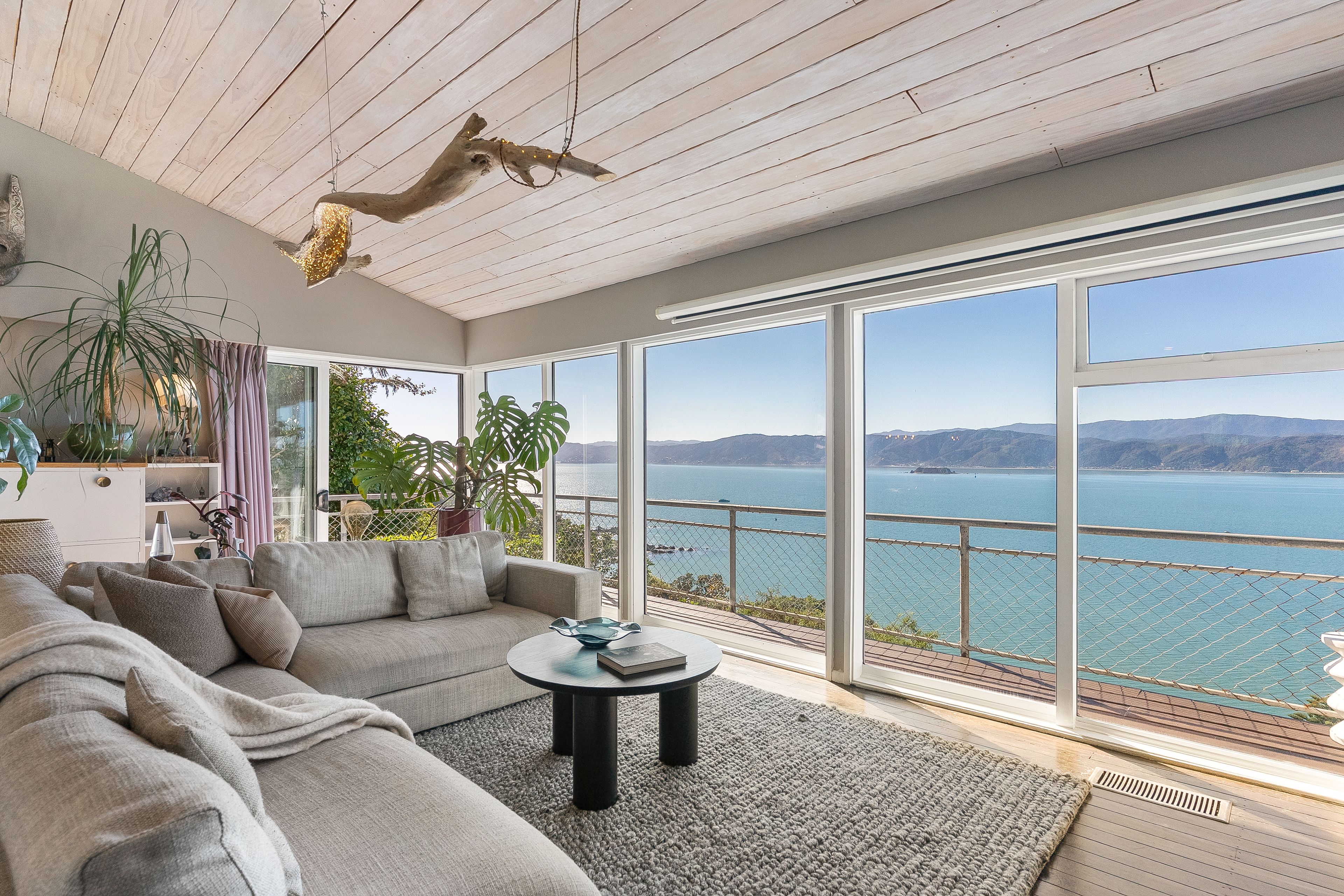 15 Fortification Road, Karaka Bays, Wellington City